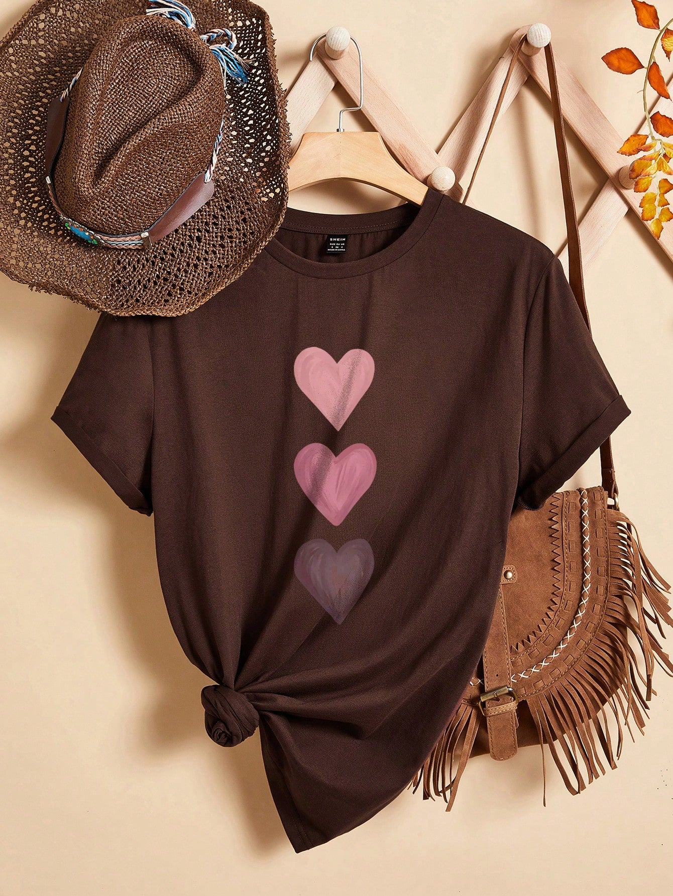 EMERY ROSE Casual Heart-Shaped Patterned Round Neck Women's Short Sleeve T-Shirt shein