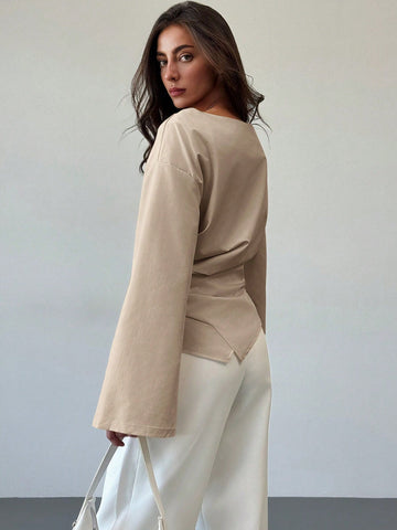 Aloruh Scoop Neck Flared Sleeve Cropped Office Lady Blouse