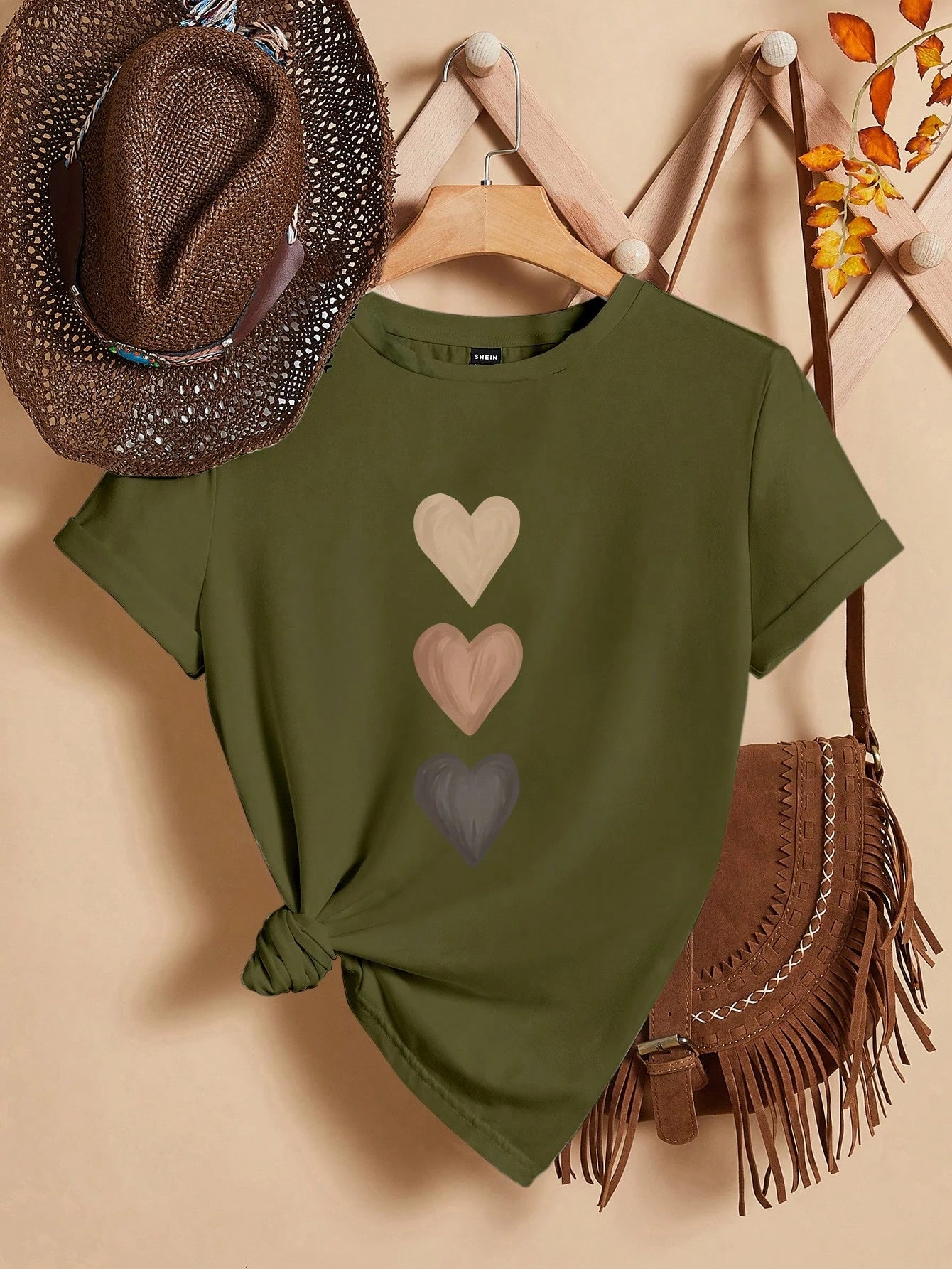 EMERY ROSE Casual Heart-Shaped Patterned Round Neck Women's Short Sleeve T-Shirt shein