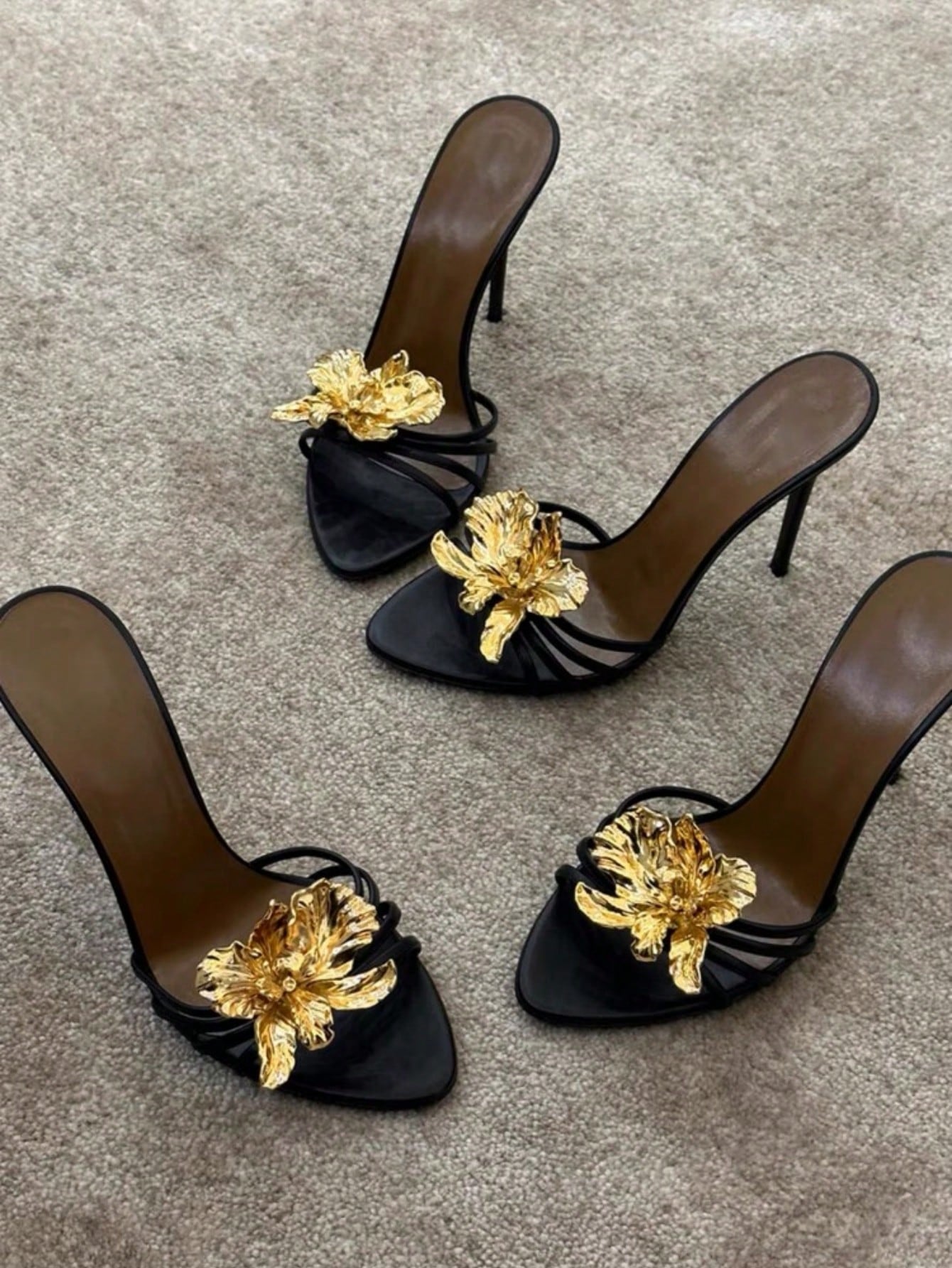 New Rhinestone Metallic Flower Open Toe Strap Buckle SandalsS shein