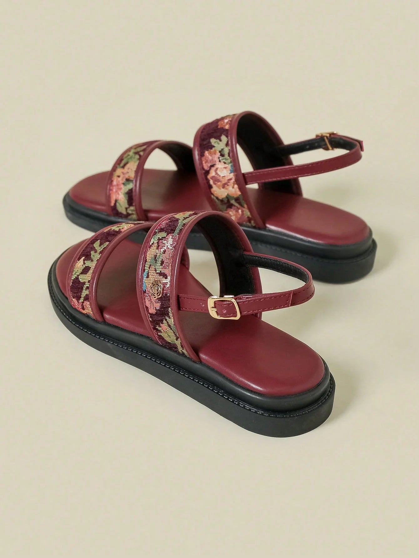 Women's Thick-Sole Strap Buckle Sandals shein