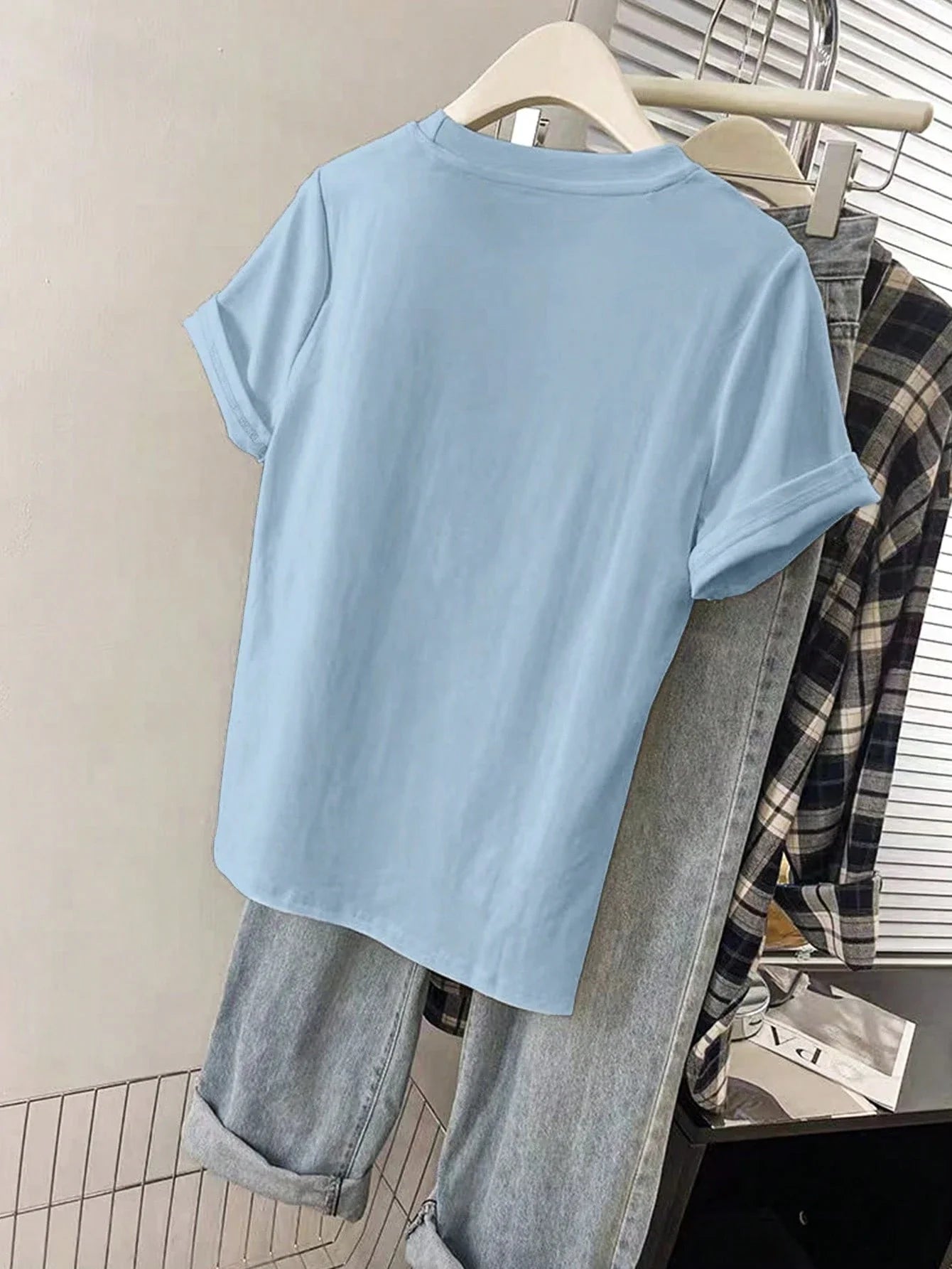 Women Graphic Embroidered Casual Comfortable Short Sleeve T-Shirt shein