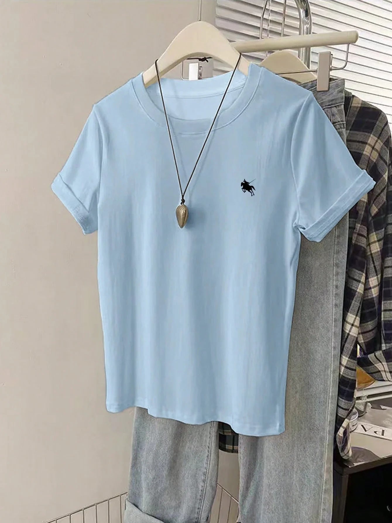 Women Graphic Embroidered Casual Comfortable Short Sleeve T-Shirt shein