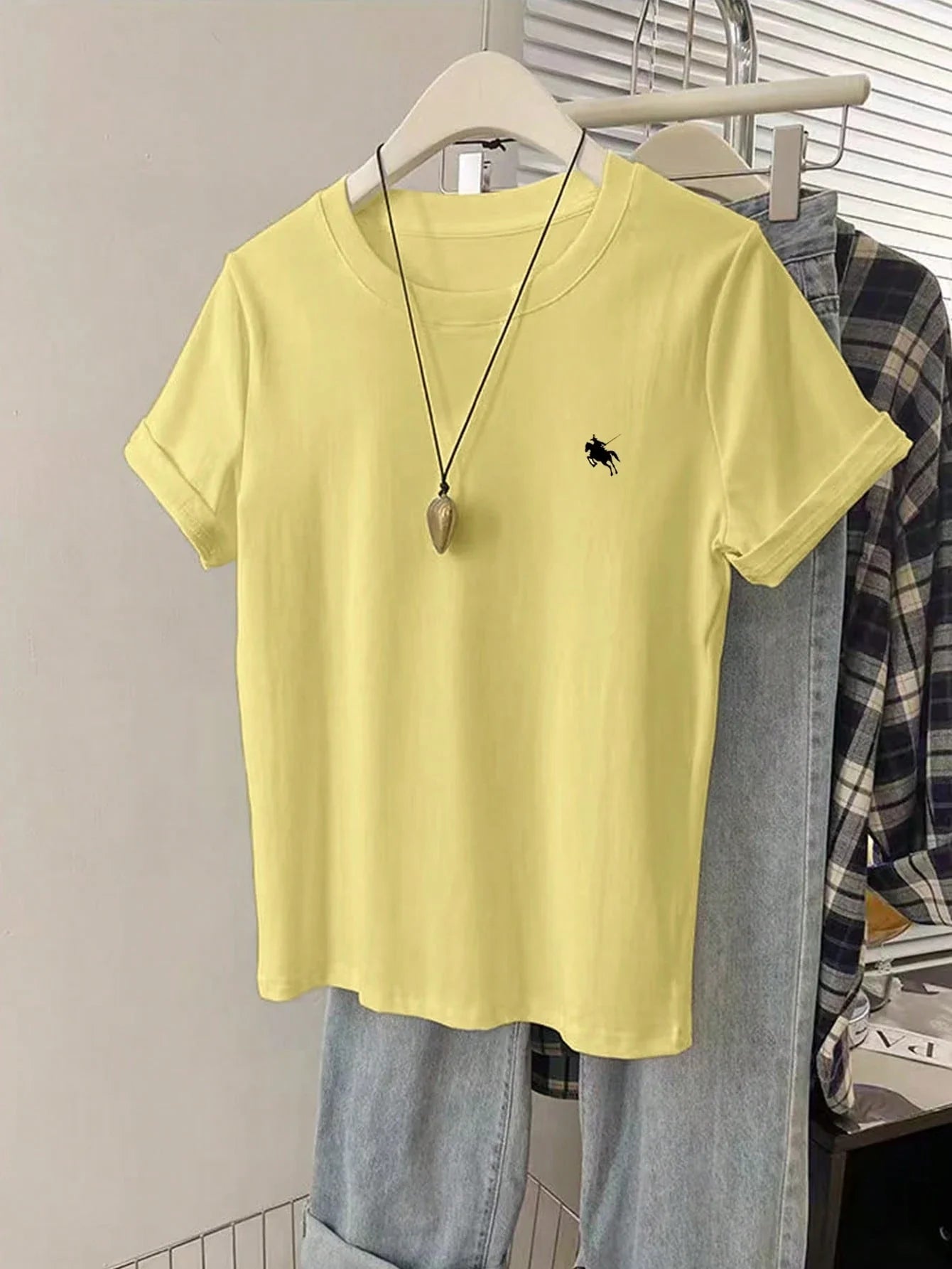 Women Graphic Embroidered Casual Comfortable Short Sleeve T-Shirt shein