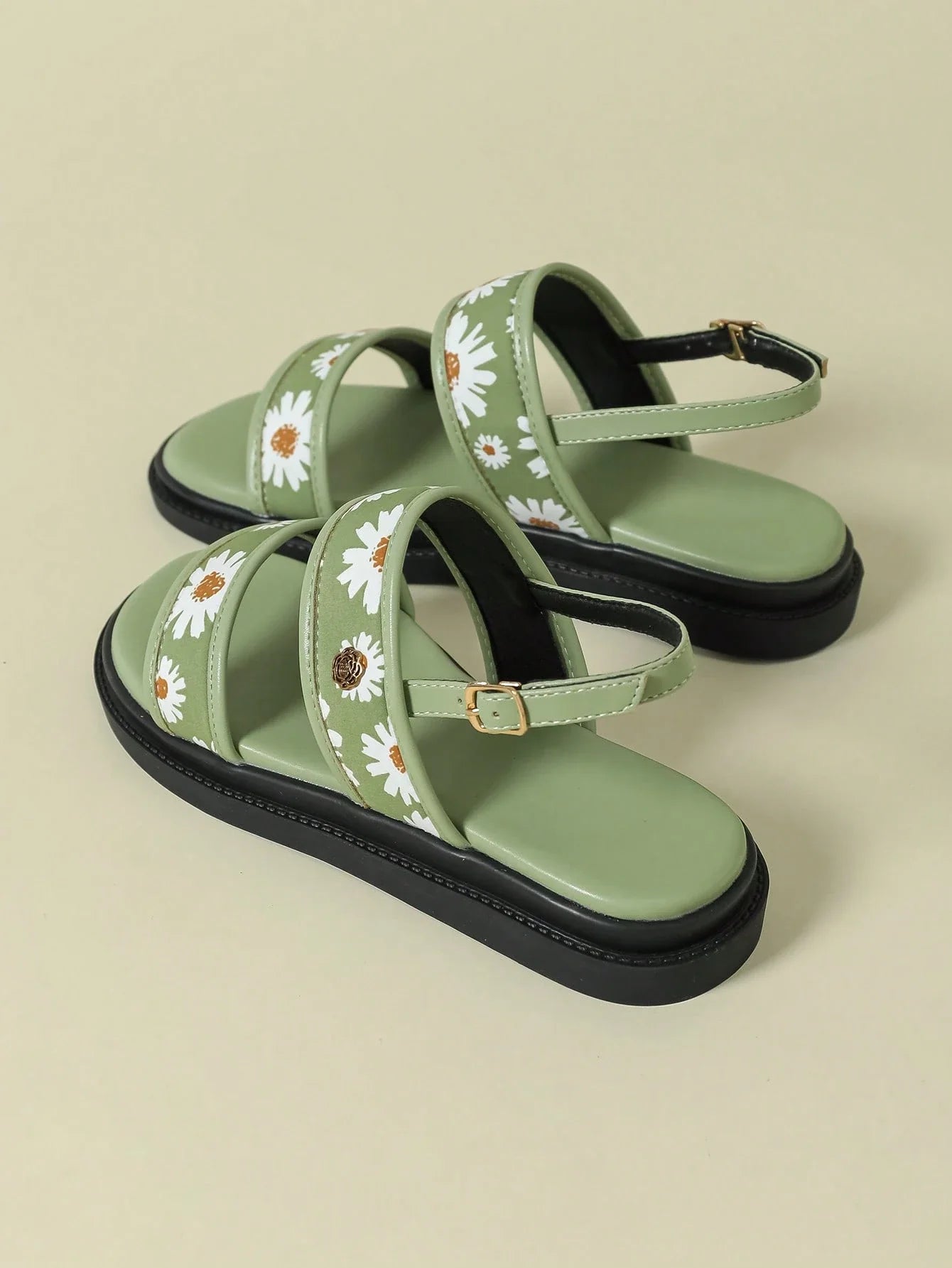 Women's Thick-Sole Strap Buckle Sandals shein