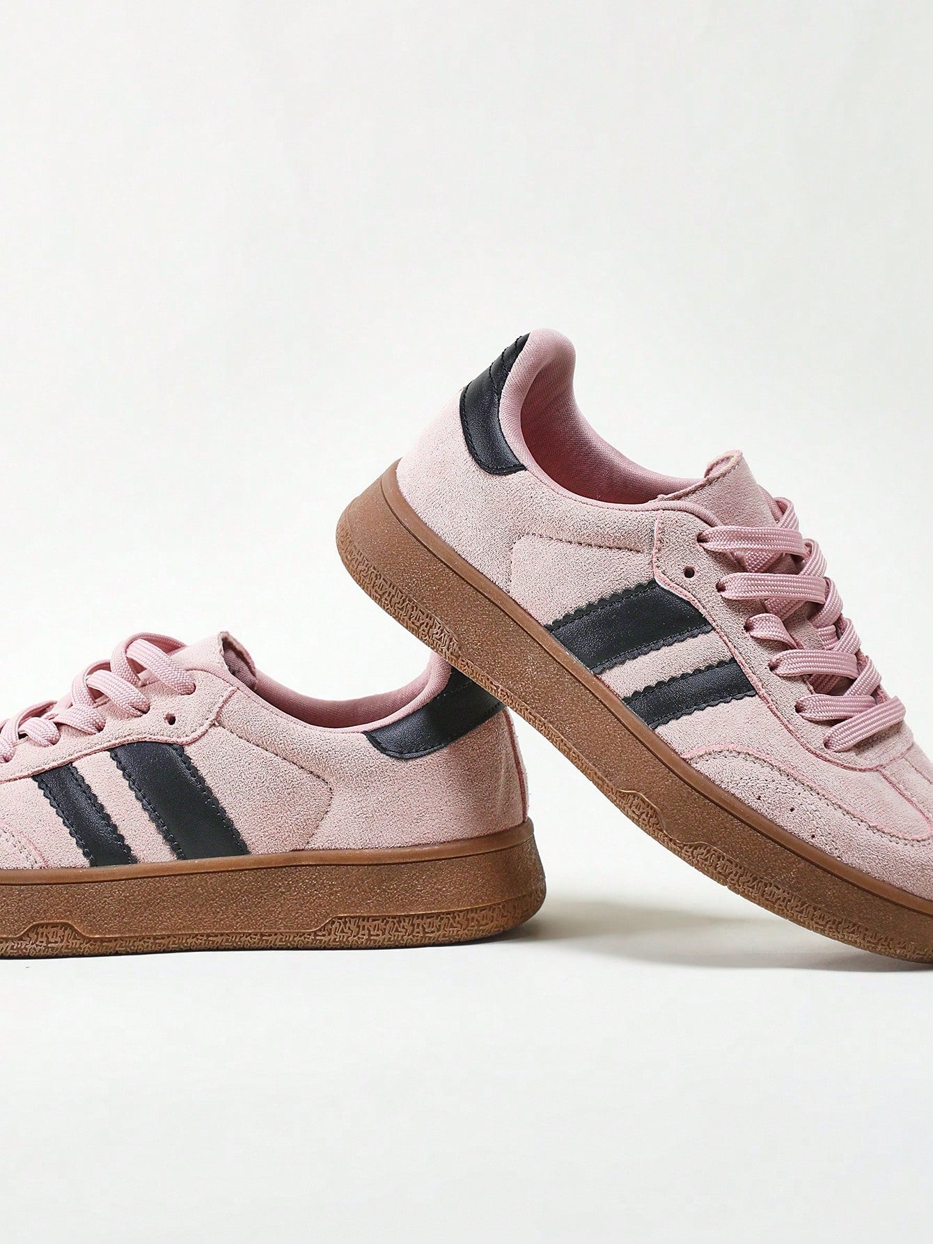 Women's 2 Stipes Gum Sole Sneakers shein