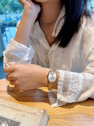 1 Piece Of New Fashion Gold Bracelet Women's Watch Retro Luxury shein