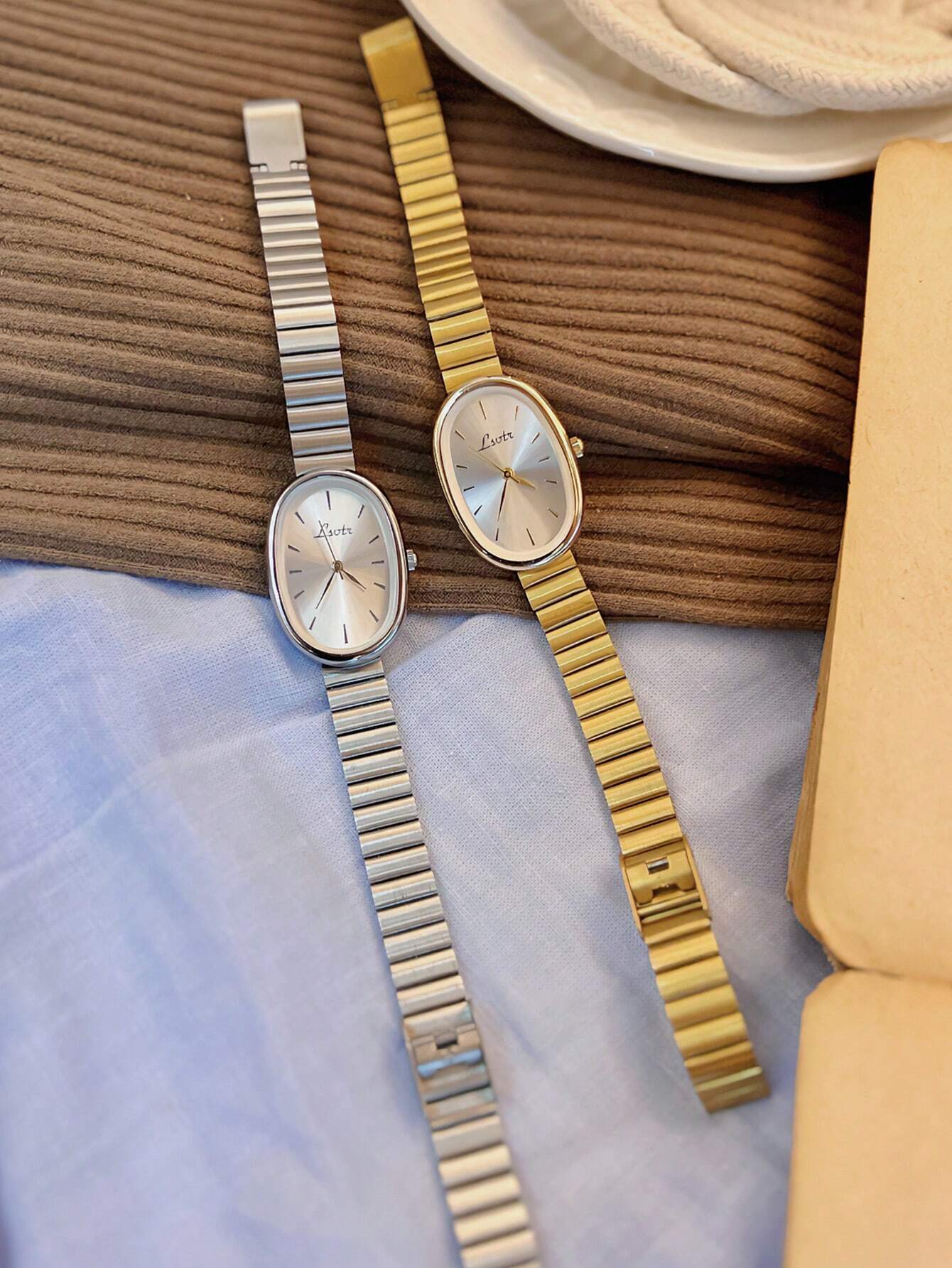 1 Piece Of New Fashion Gold Bracelet Women's Watch Retro Luxury shein