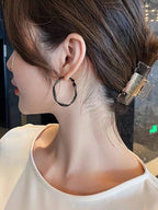 1pair Simple Luxury Fashionable Round Plain Earrings shein