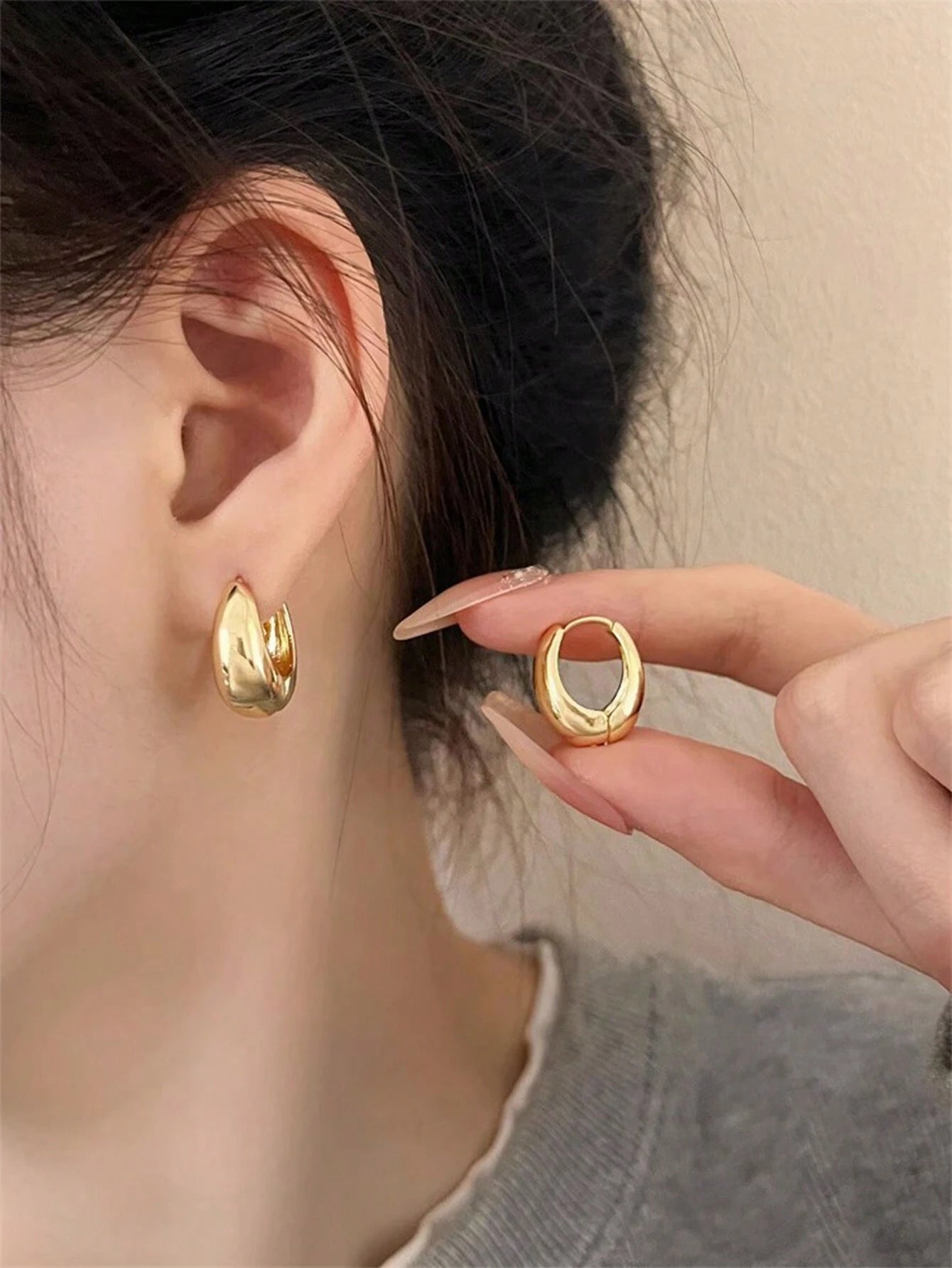 1pair Elegant Ellipse Shaped Hollow Out Teardrop Stud Earrings shein