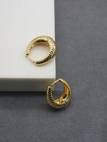 1pair Elegant Ellipse Shaped Hollow Out Teardrop Stud Earrings shein