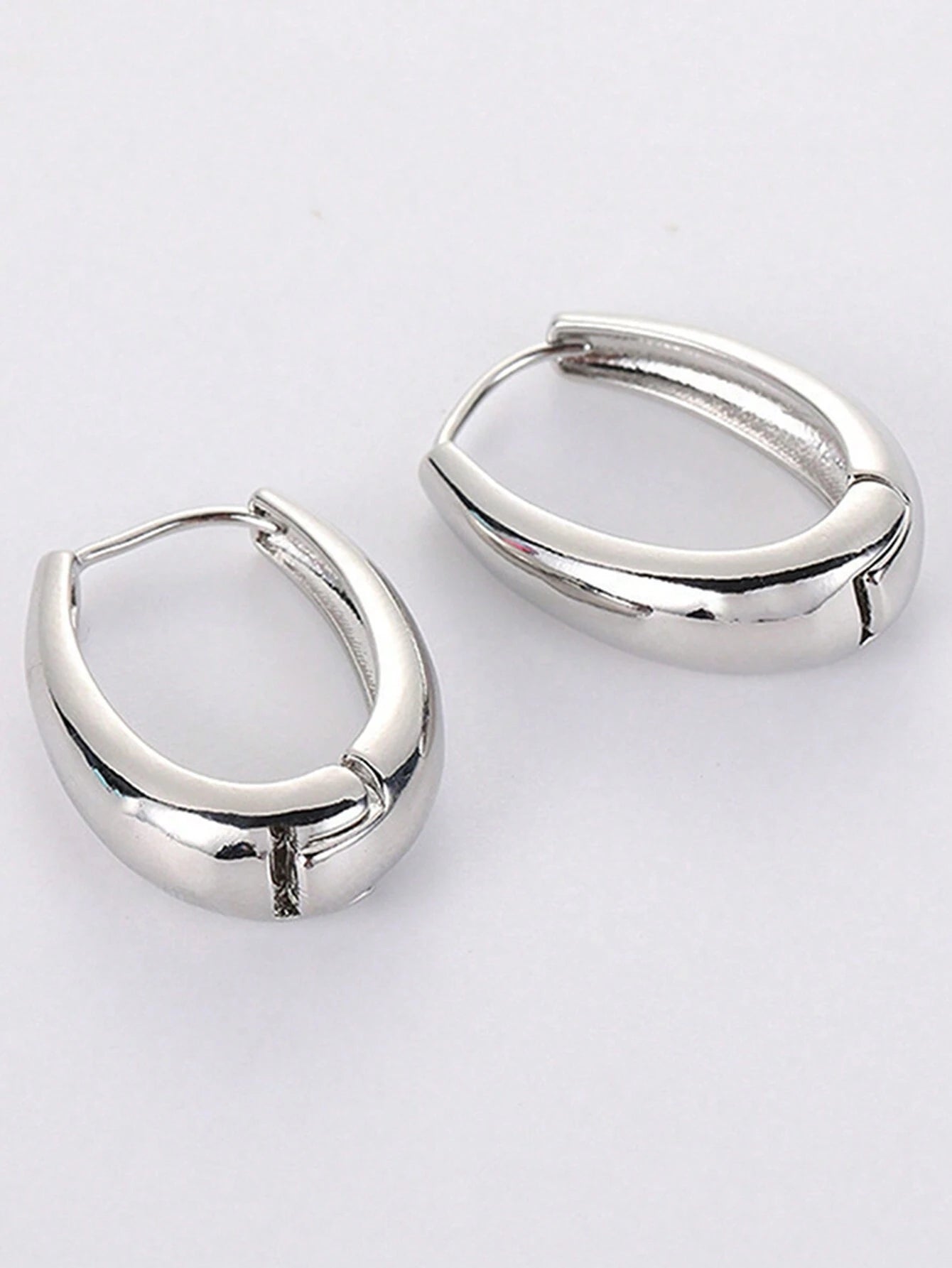 1pair Elegant Ellipse Shaped Hollow Out Teardrop Stud Earrings shein