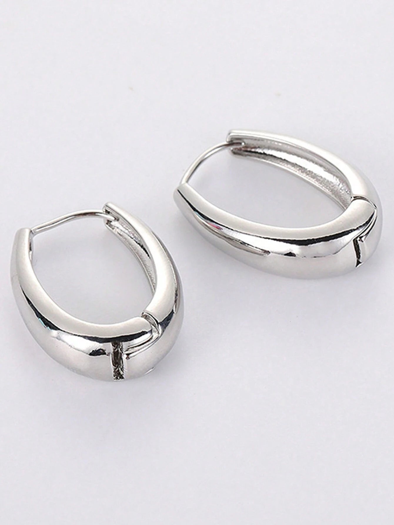 1pair Elegant Ellipse Shaped Hollow Out Teardrop Stud Earrings shein