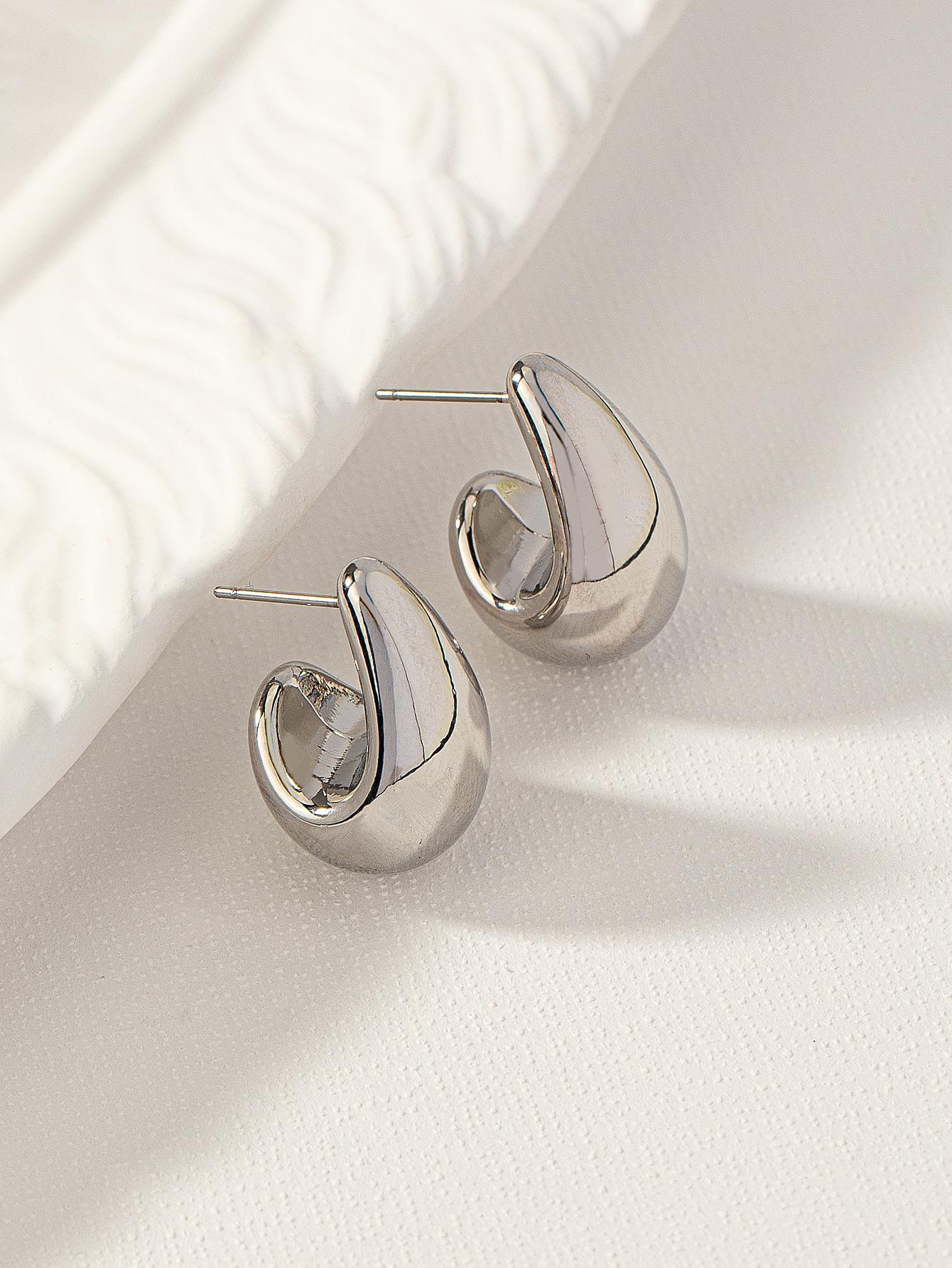 1pair Simple & Luxurious Silver Arc-shaped Earrings shein