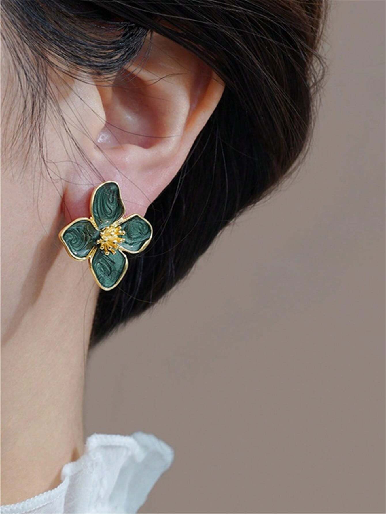 1pair Trendy Needle Luoshen Flower Drop Glaze Flower Earrings shein