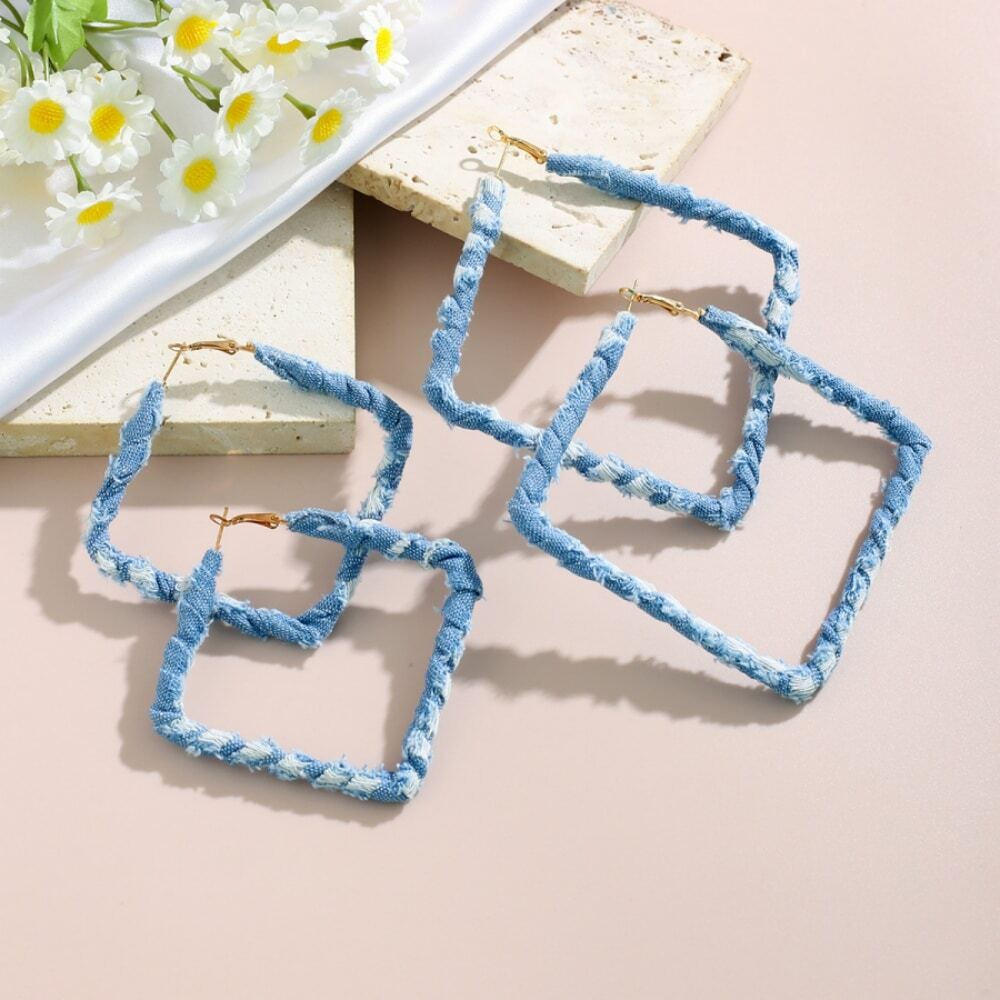 1pair Vintage & Fashionable Exaggerated Denim Print Fabric Wrapped Hoop Earrings shein