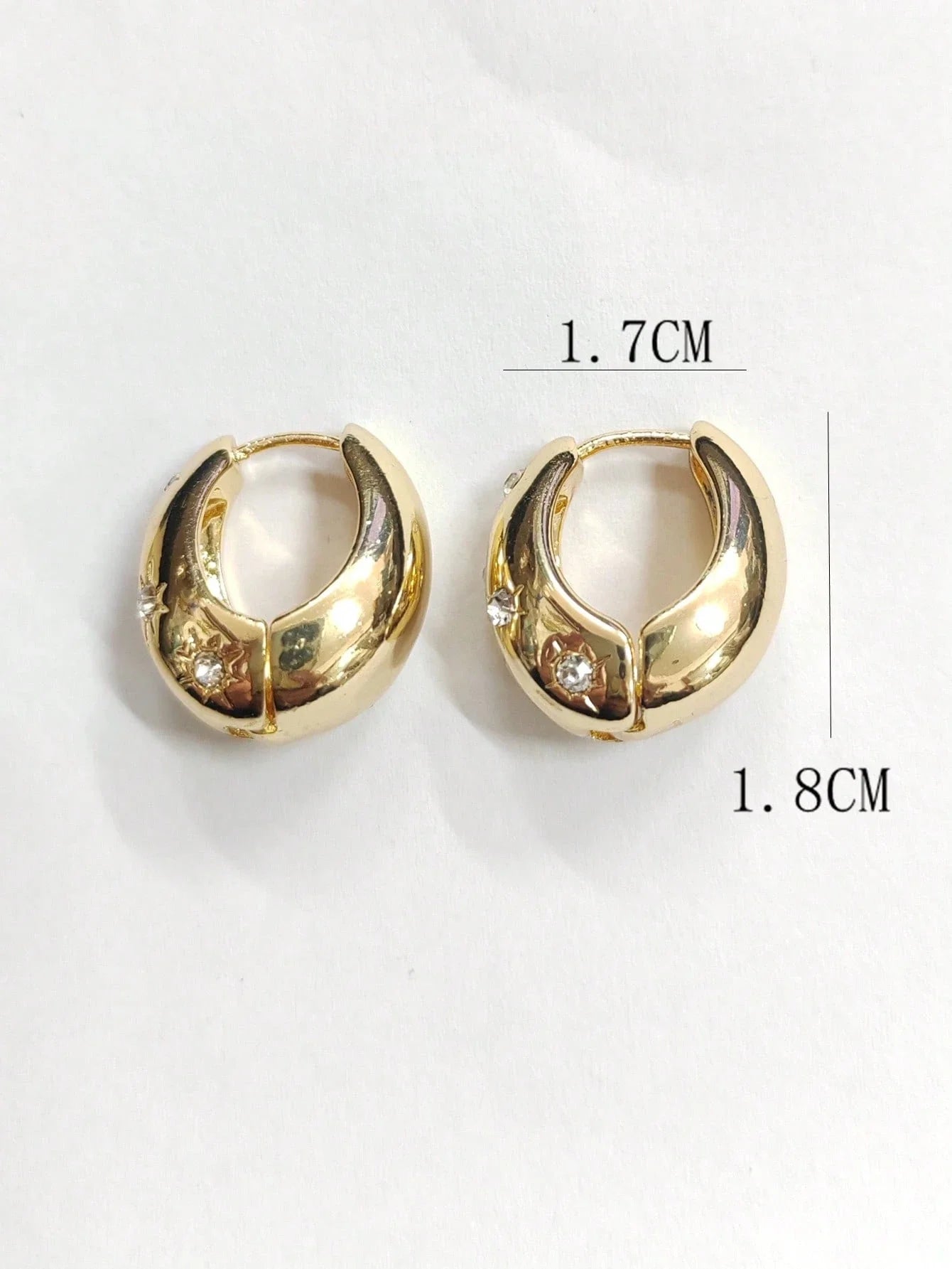 1pair Fashion Rhinestone Decor Earrings shein