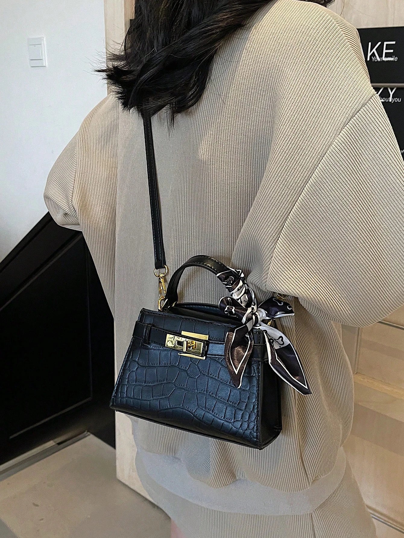 Fashionable High-End Litchi Grain Women's Handbag shein