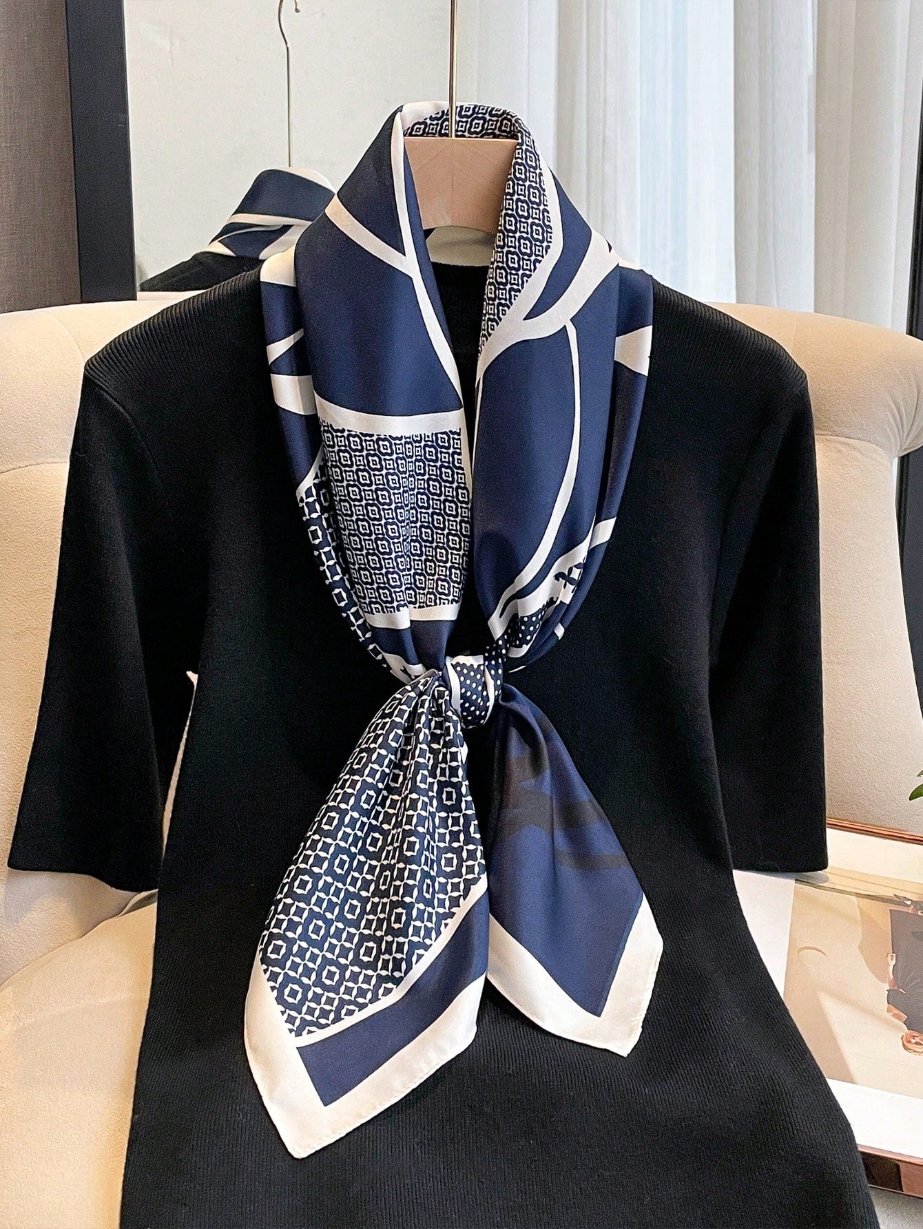 1pc Women's 90D Twill Elegant Minimalist Printed Scarf shein