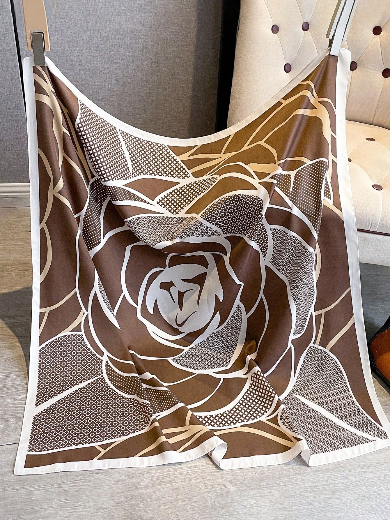 1pc Women's 90D Twill Elegant Minimalist Printed Scarf shein