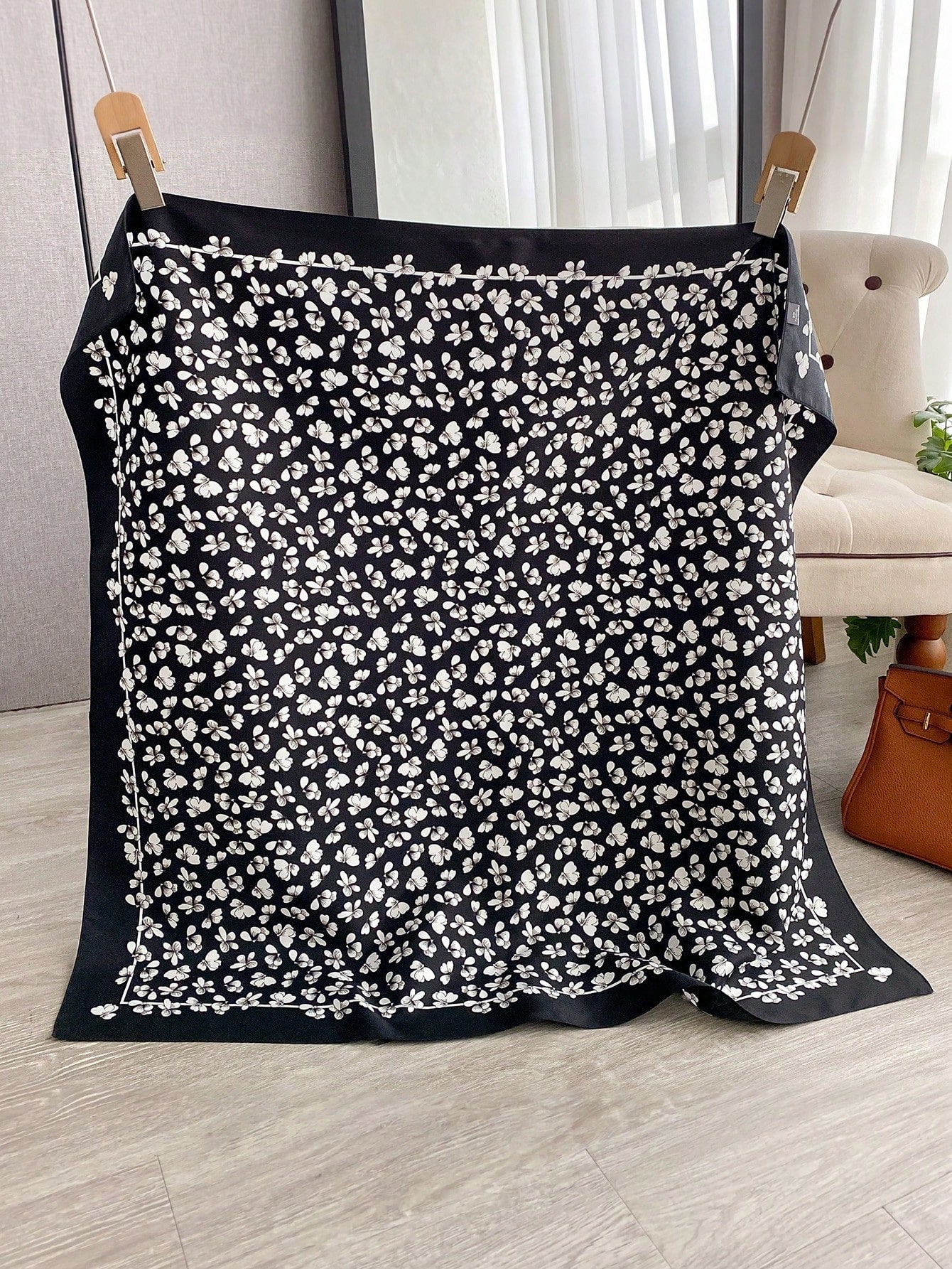 1pc Women's 90D Twill Elegant Minimalist Printed Scarf shein