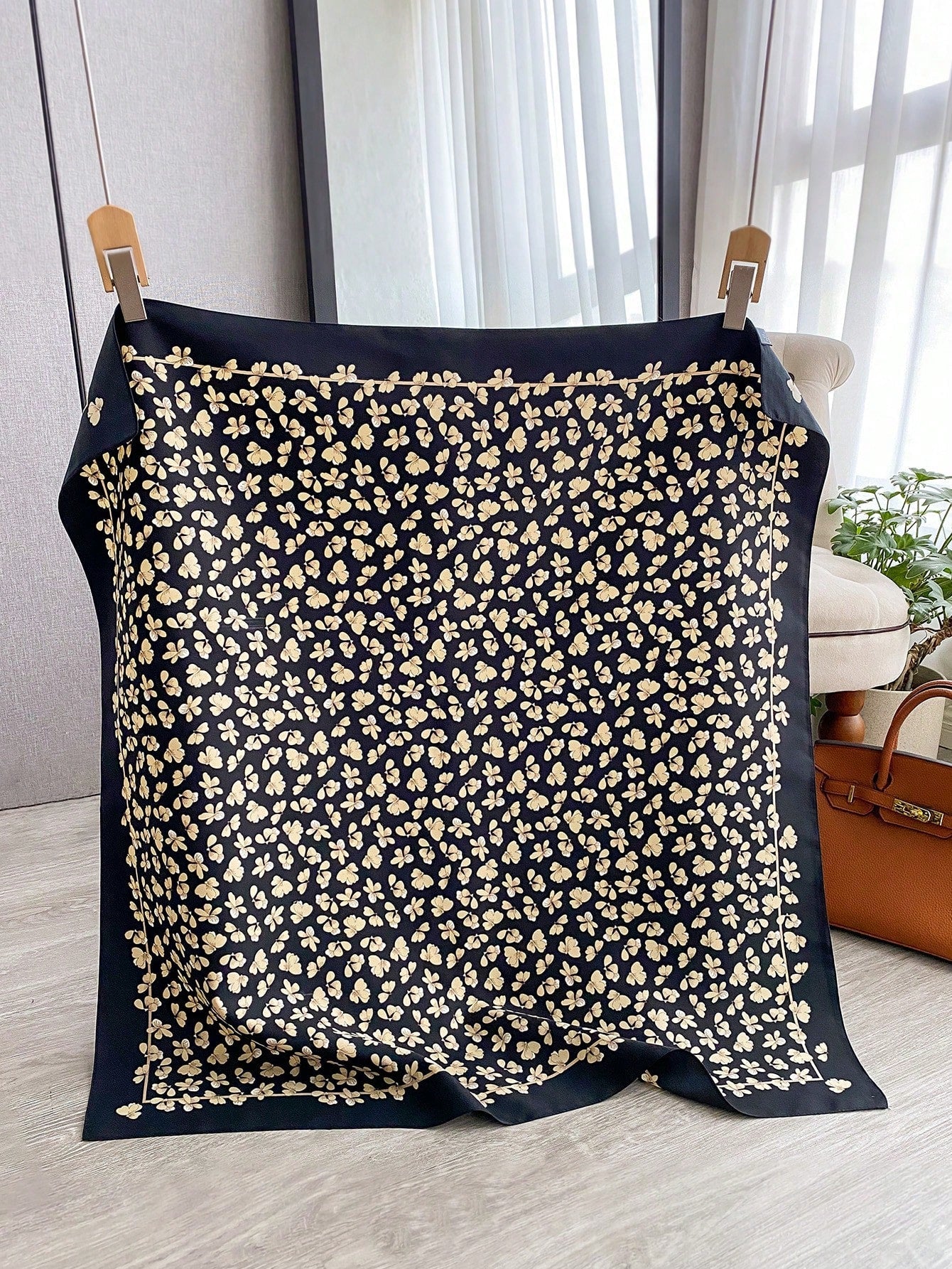 1pc Women's 90D Twill Elegant Minimalist Printed Scarf shein