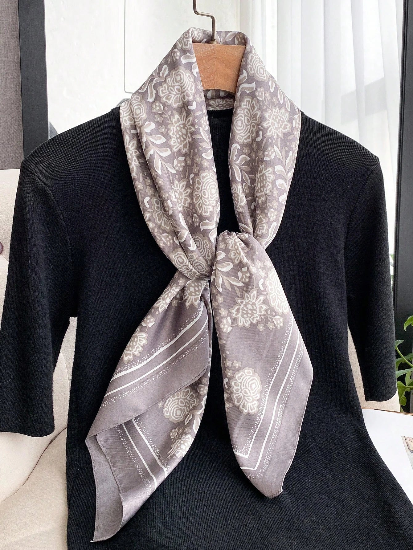 1pc Women's 90D Twill Elegant Minimalist Printed Scarf shein