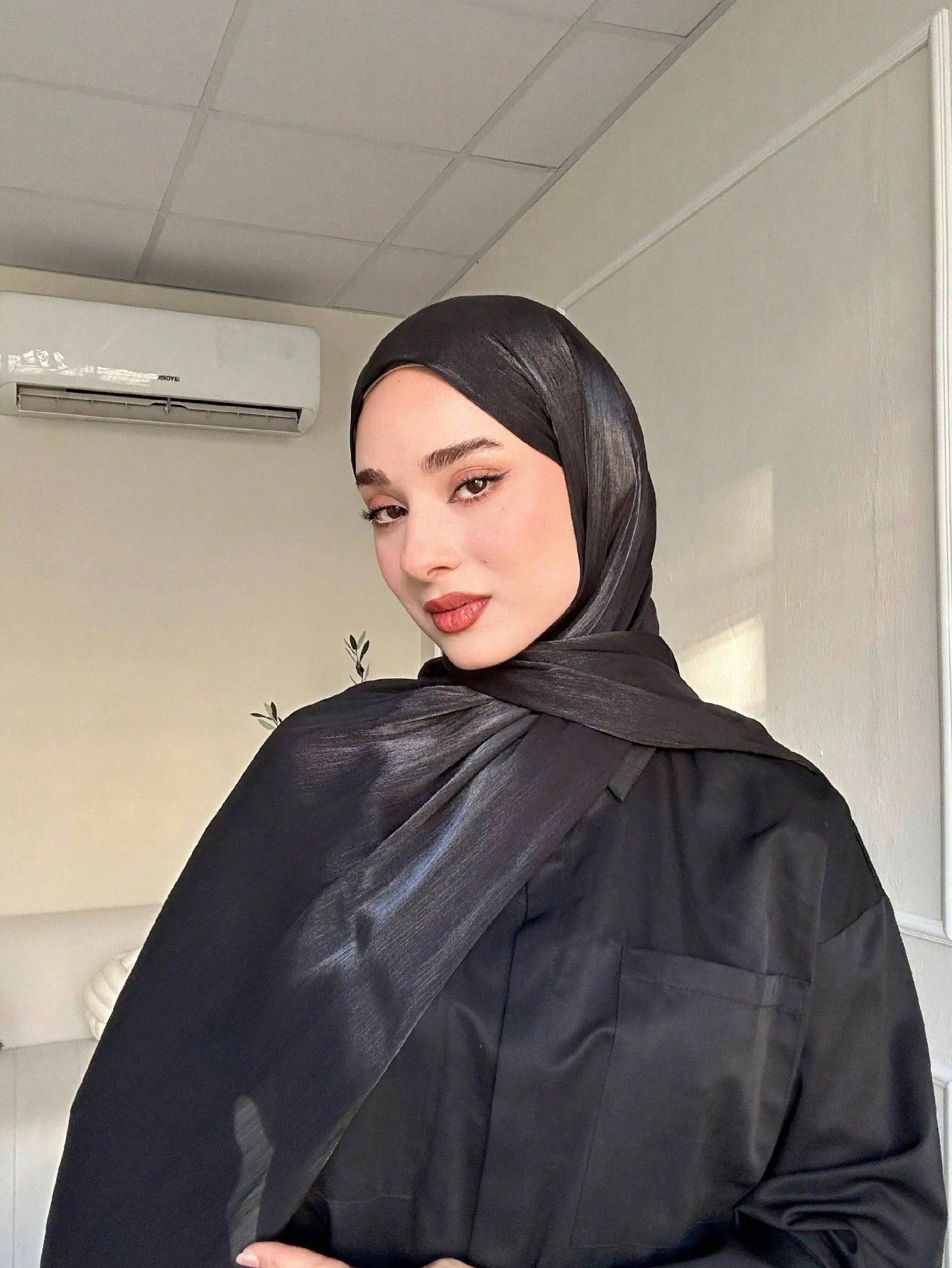 1pc Women's Basic Solid Color Silk-Like Elegant Shiny Soft Headscarf