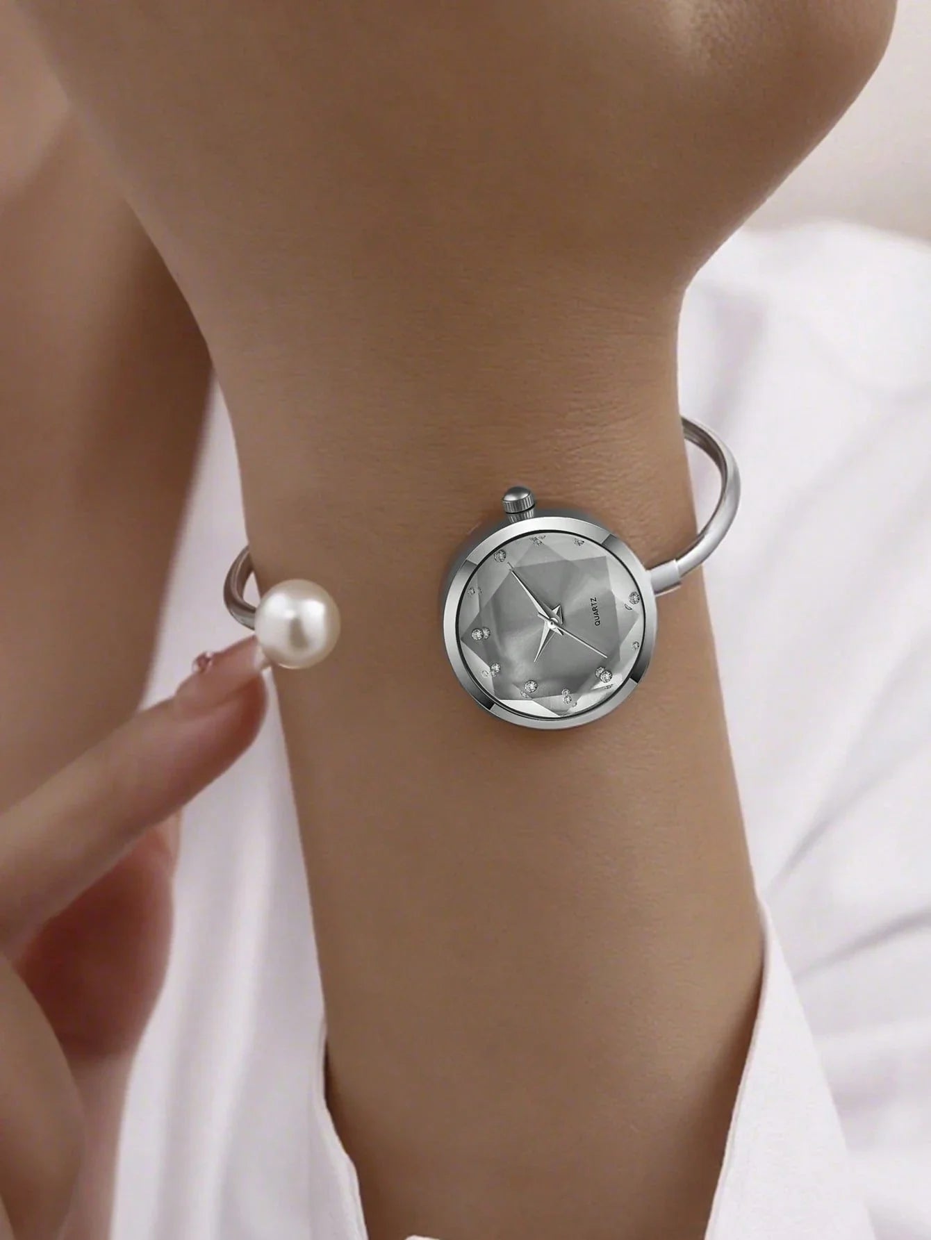 1pc Women's Delicate Bracelet Watch With 1 Large Pearl shein