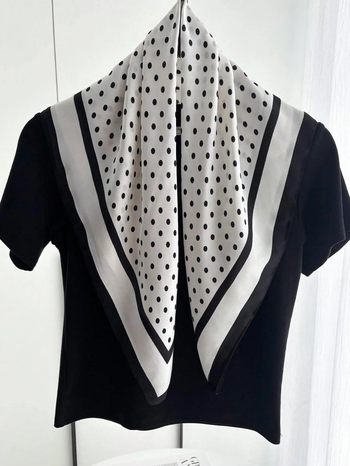 1pc Women's Luxury Elegant Fashion Polka Dot Print Silk Bandana shein
