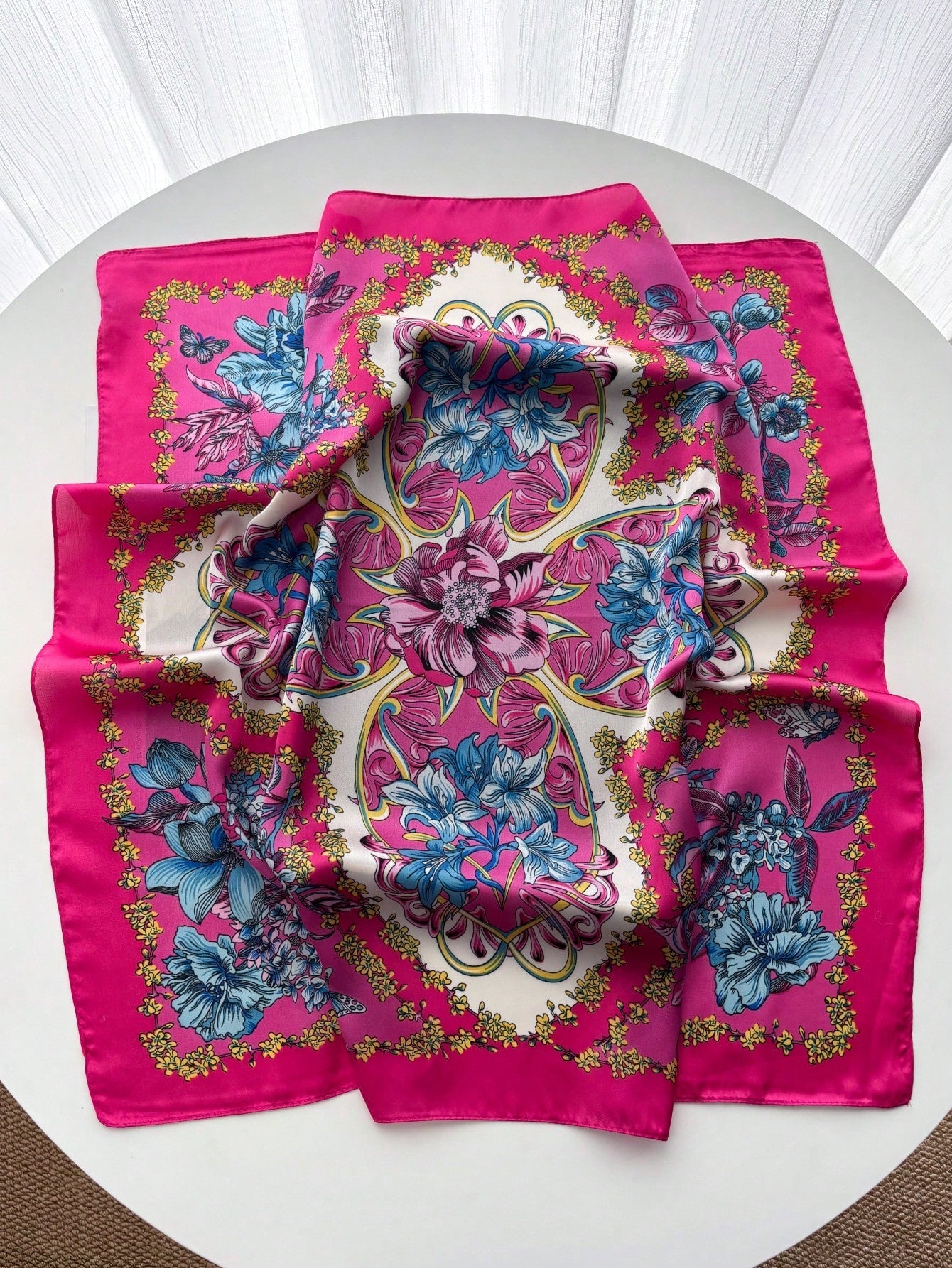 1pc Women's Luxury Elegant Fashion Polka Dot Print Silk Bandana shein