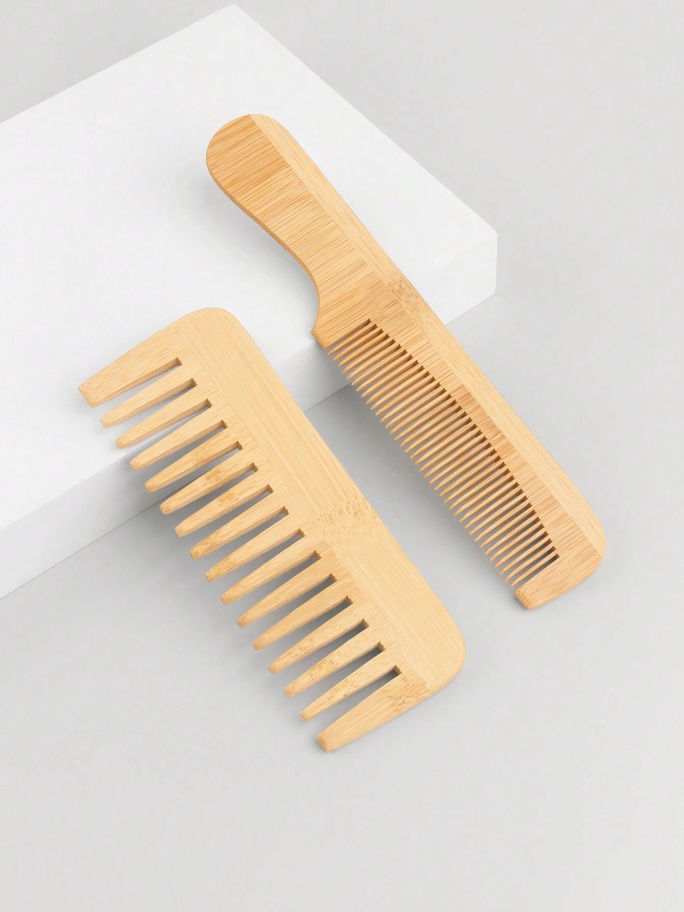 2pcs Bamboo Wooden Combs shein