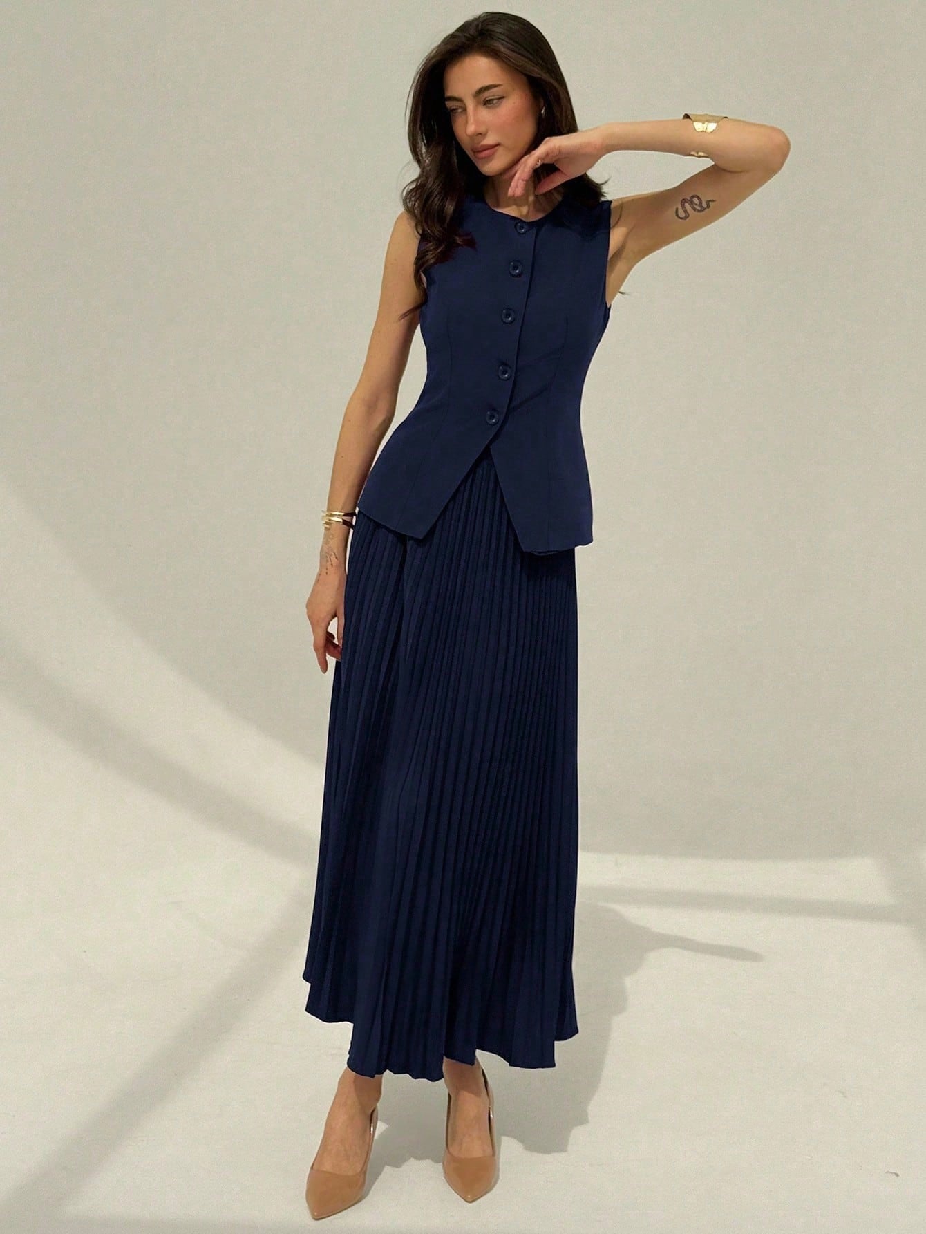 Women's Solid Color Vest + Pleated A-Line Skirt Suit