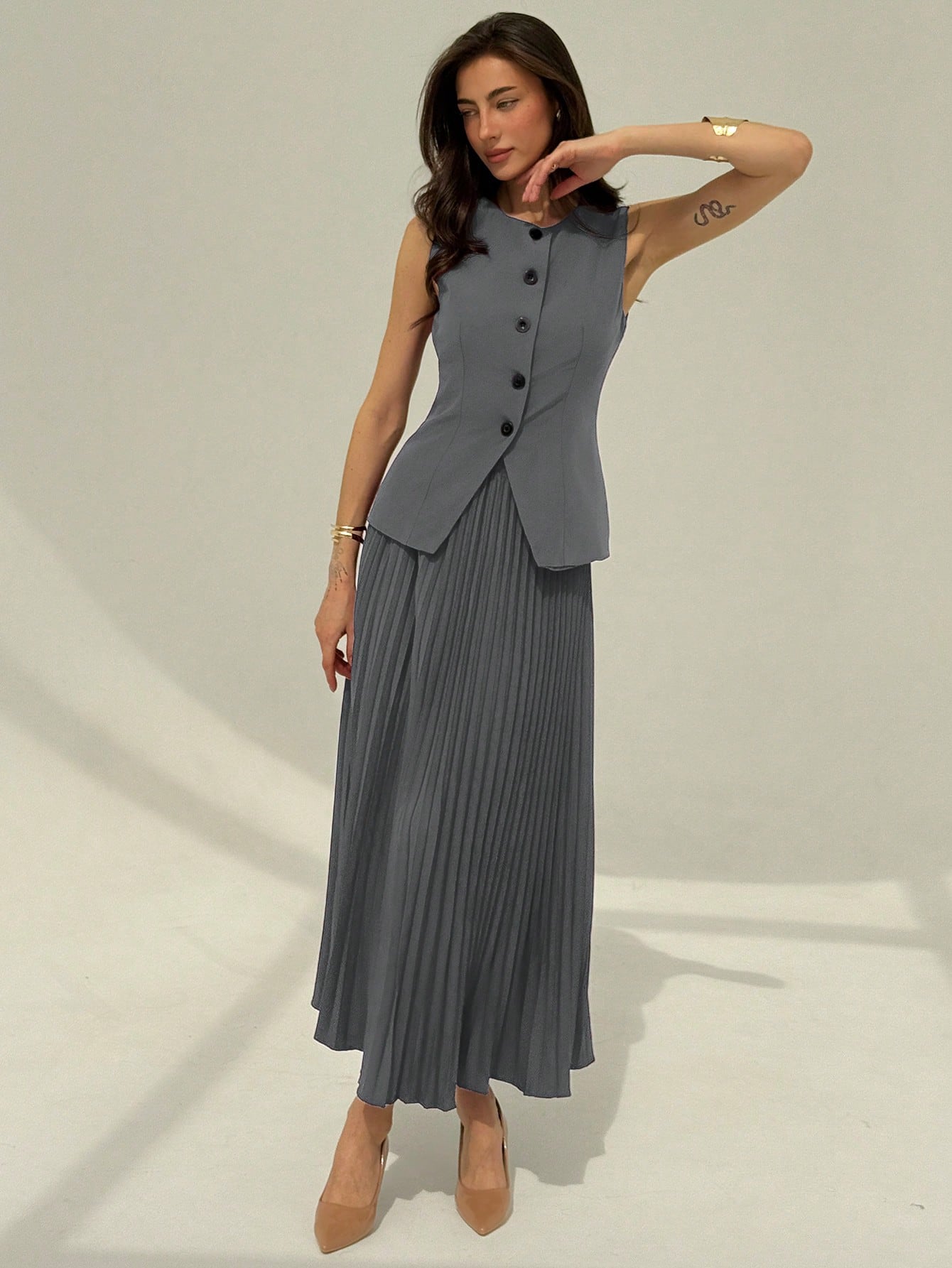 Women's Solid Color Vest + Pleated A-Line Skirt Suit