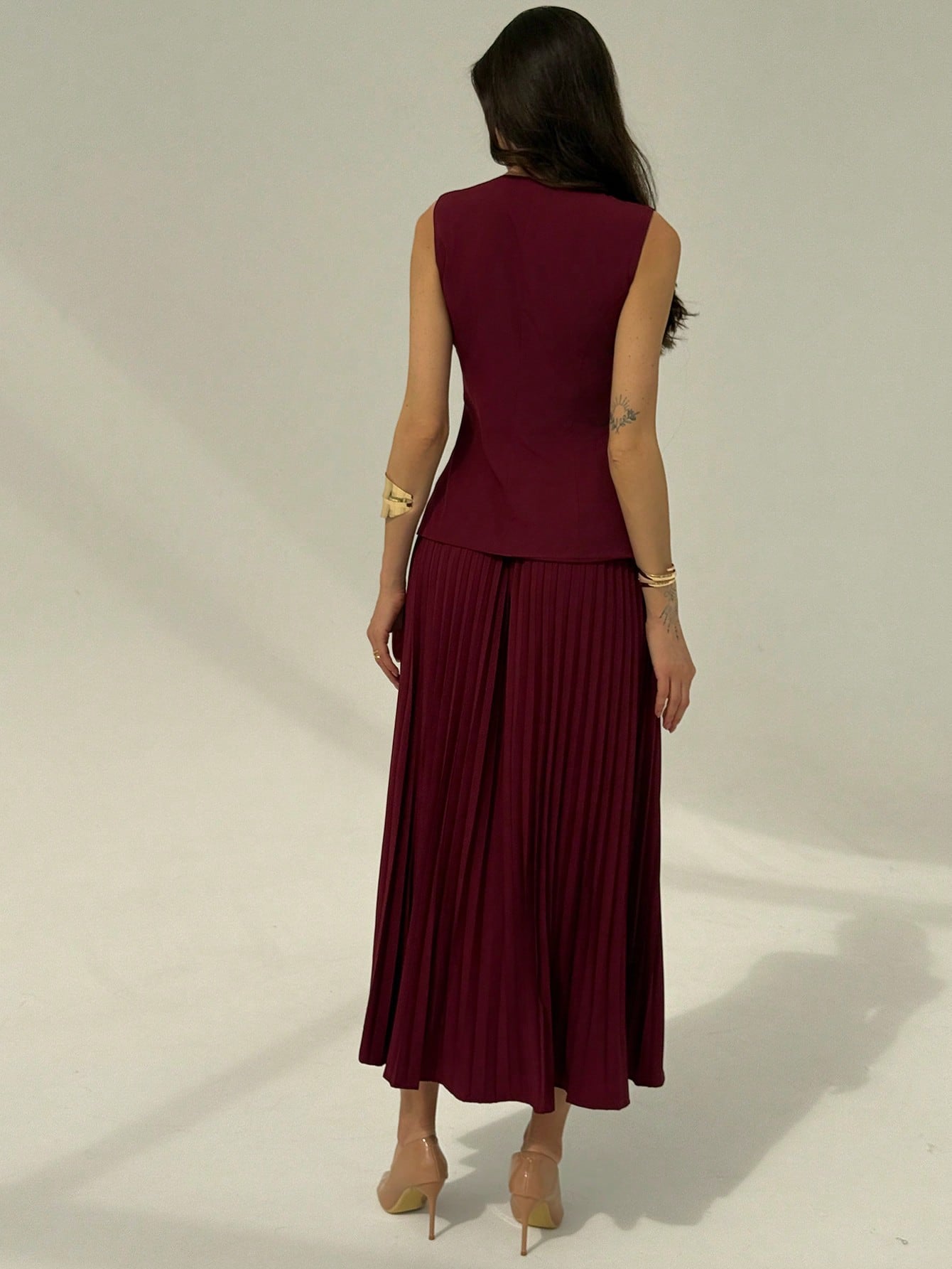 Women's Solid Color Vest + Pleated A-Line Skirt Suit