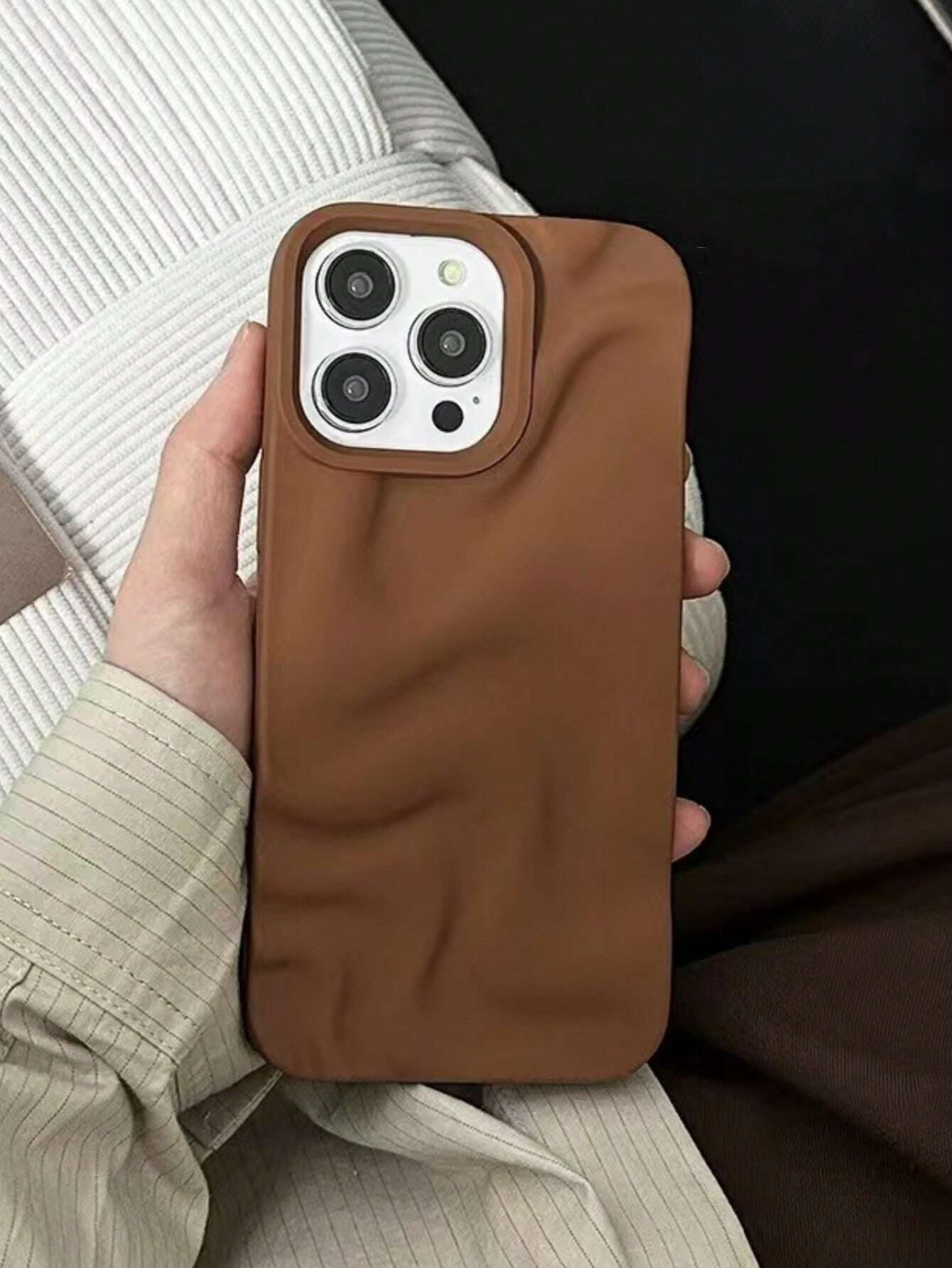 Apple 1pc Y2K Style Silicone Matte 3D Asymmetrical Water Wave Textured Minimalist Solid Color Shockproof Phone Case