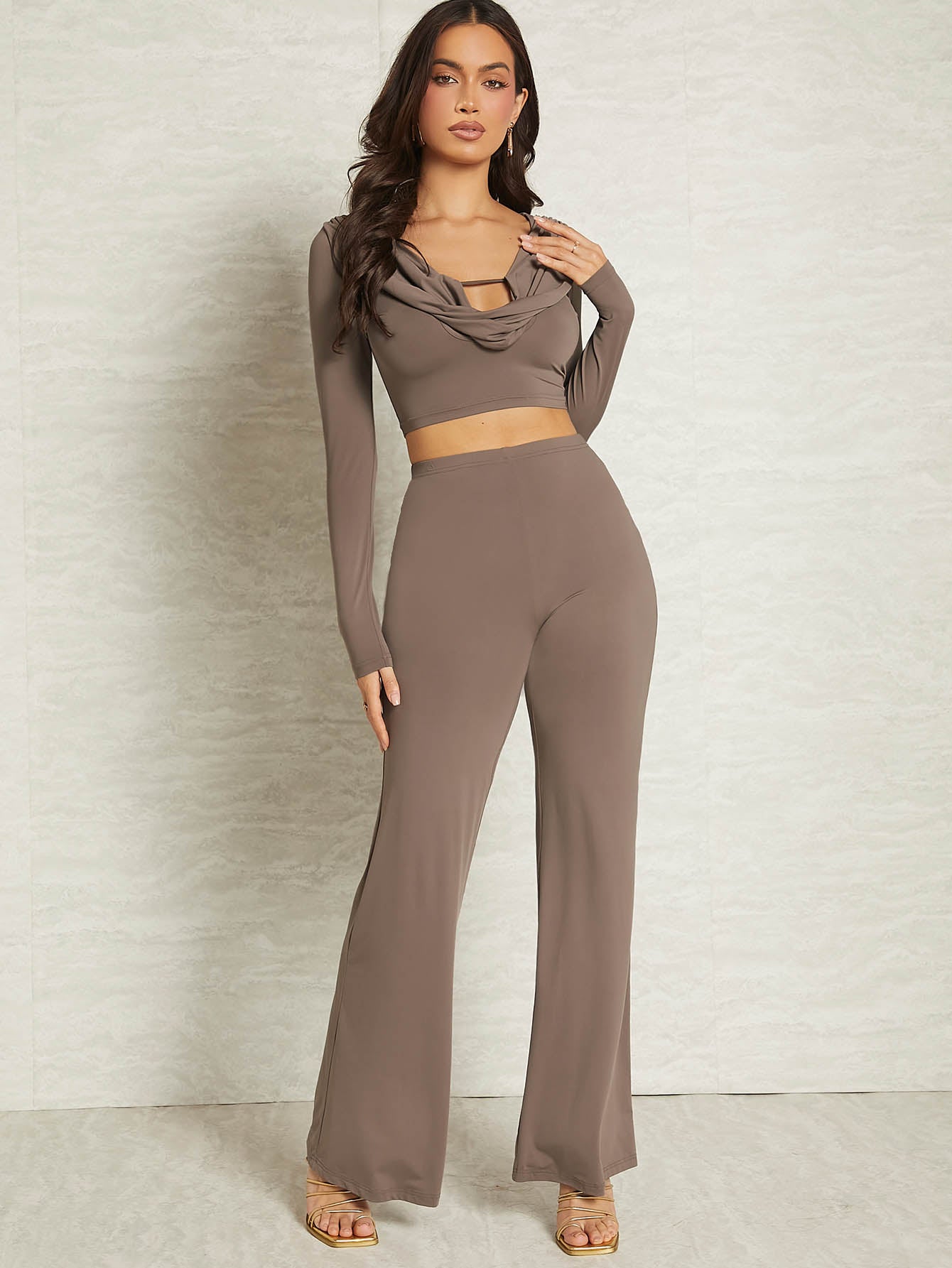 BAE Solid Cut Out Front Crop Top & Flare Leg Pants shein