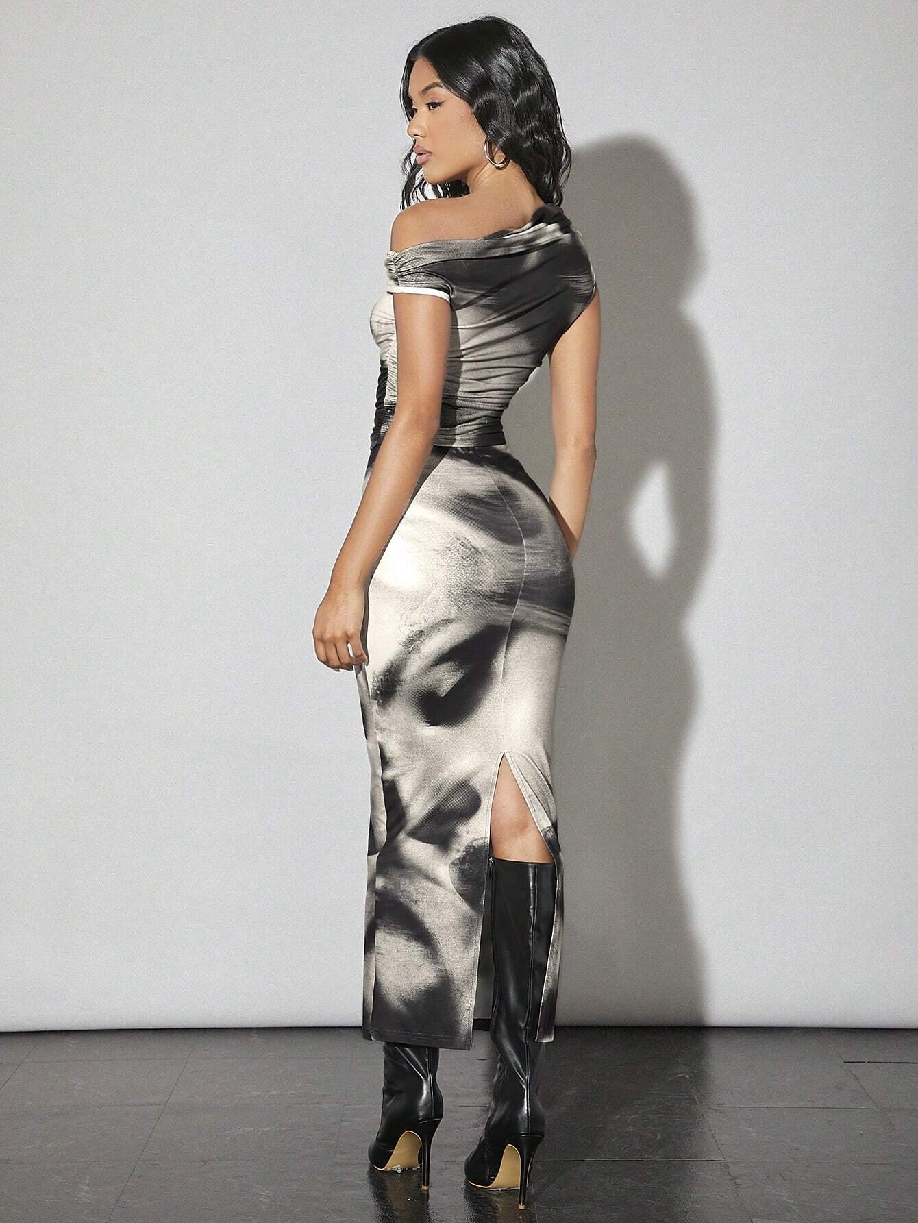 BAE Solid Retro Portrait Mesh Print Irregular One-Shoulder Bodice And Low-Rise Slim Skirt shein