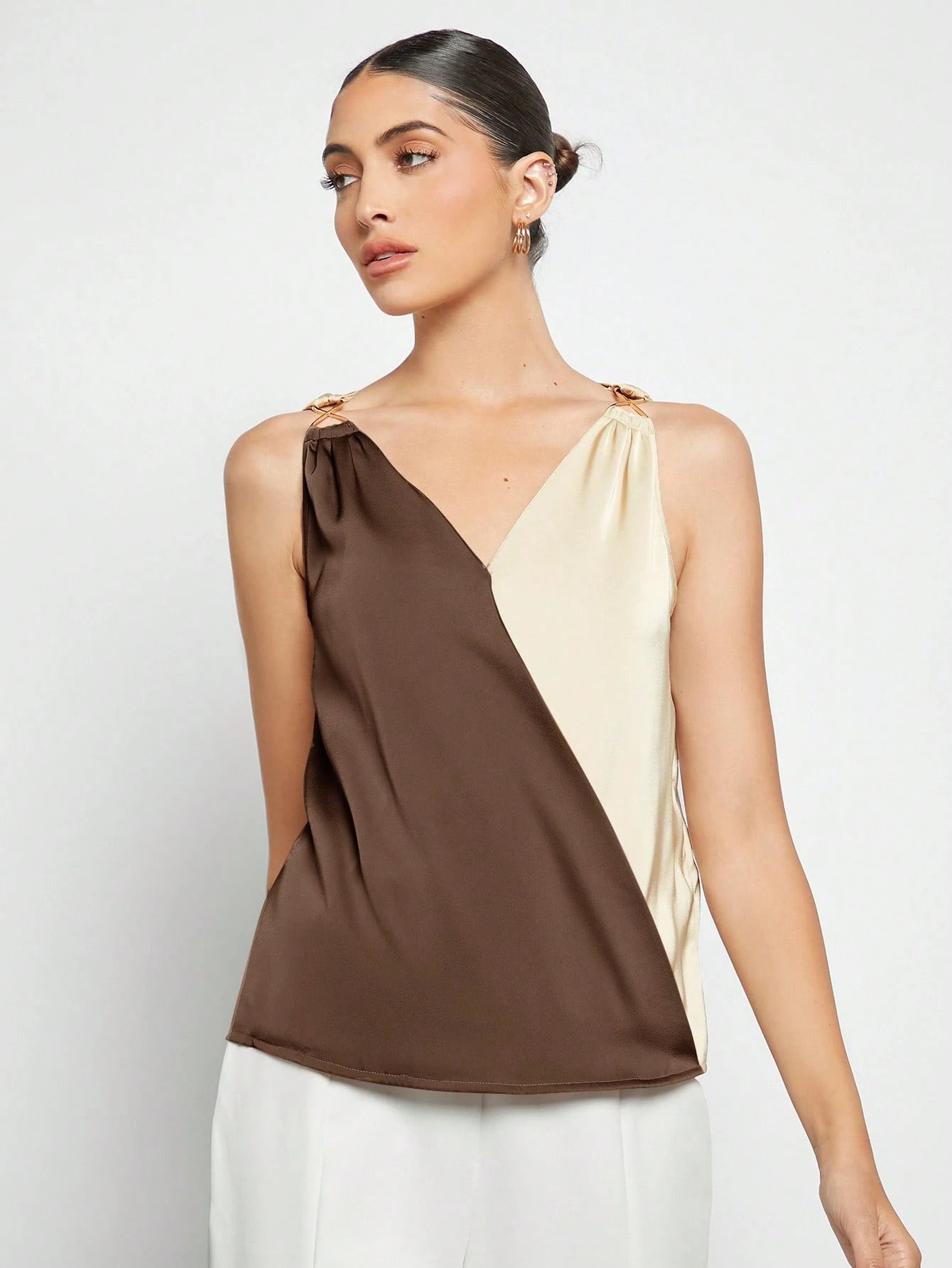 BizChic Colorblock Sleeveless Shirt shein