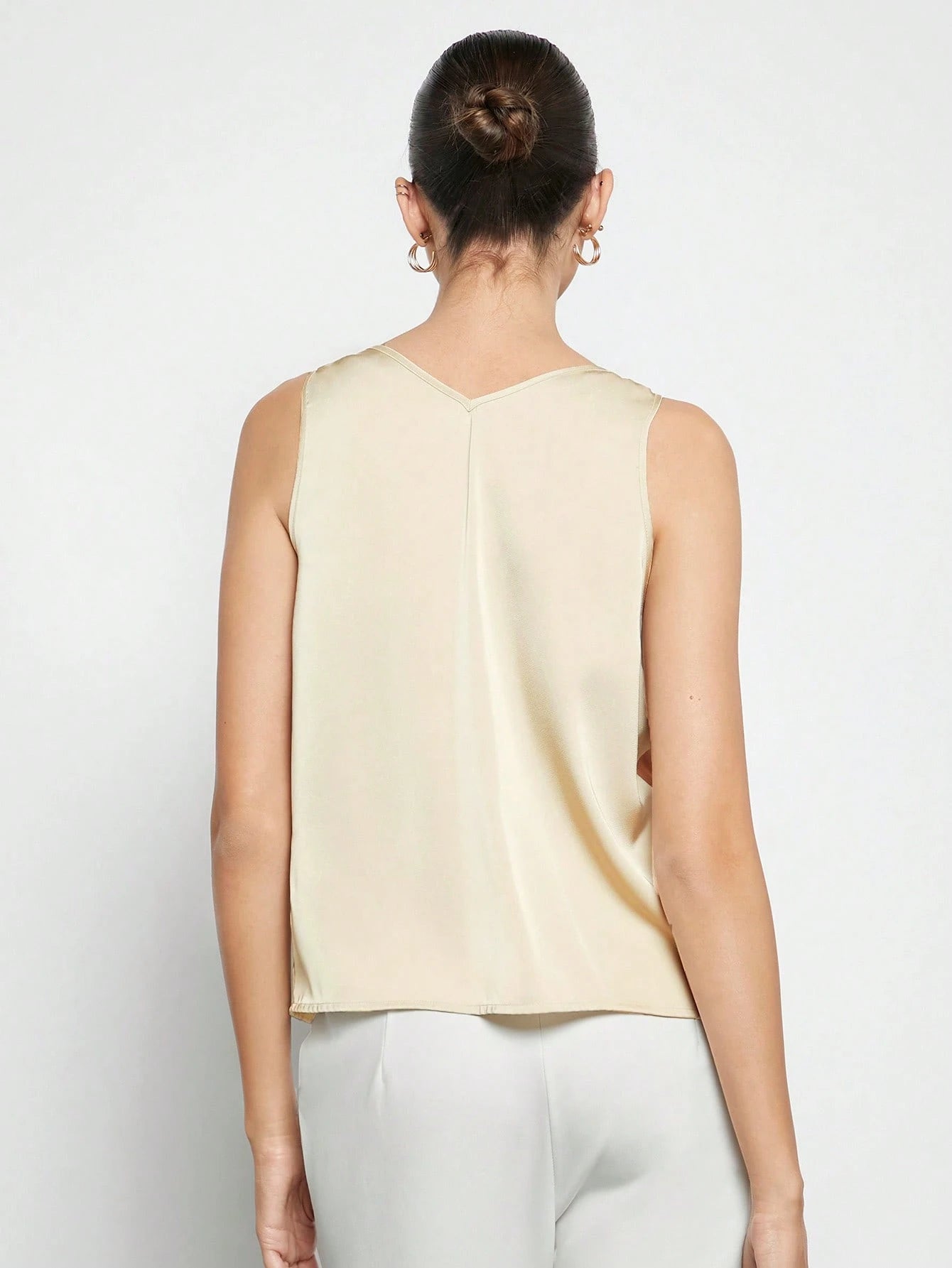 BizChic Colorblock Sleeveless Shirt shein