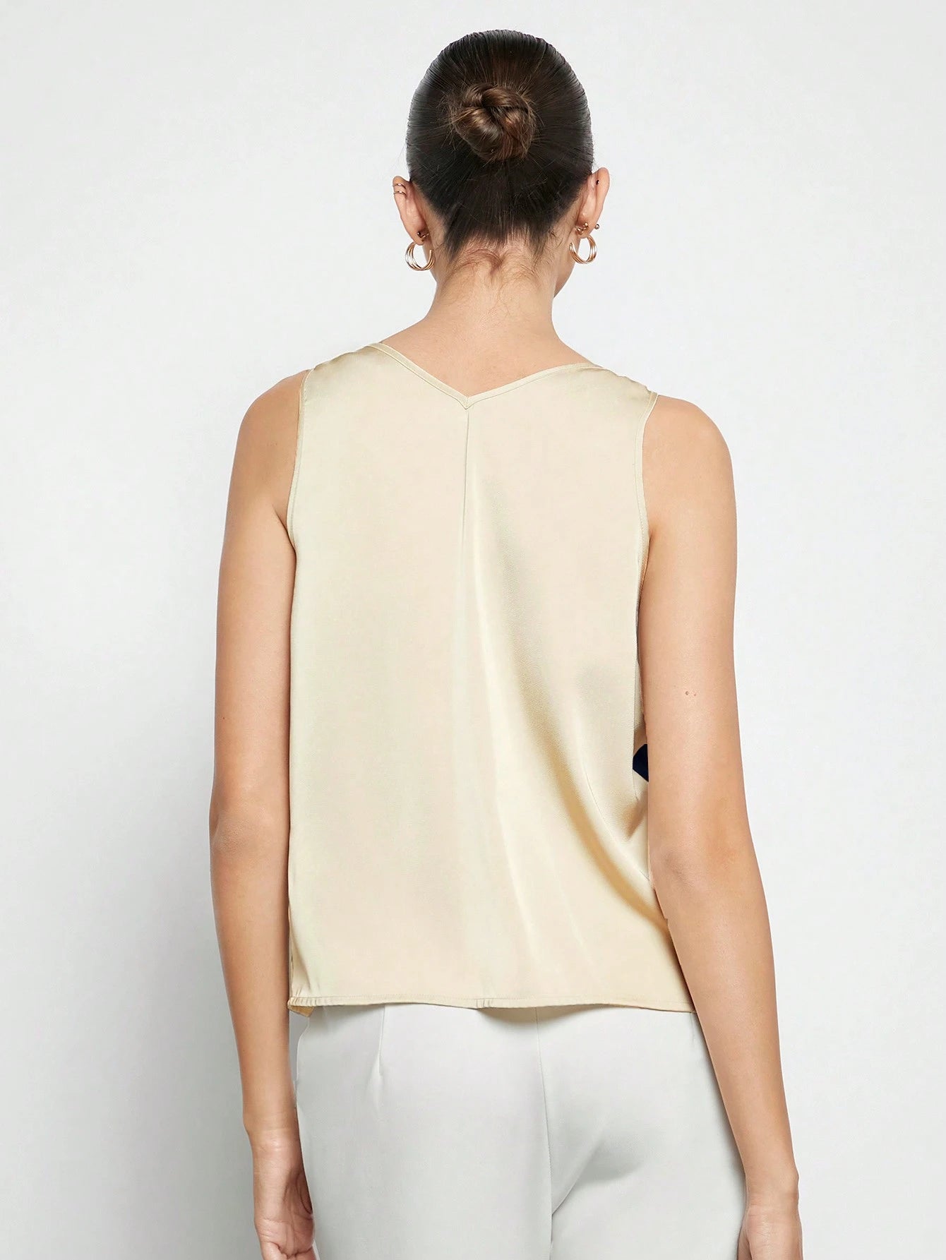 BizChic Colorblock Sleeveless Shirt shein