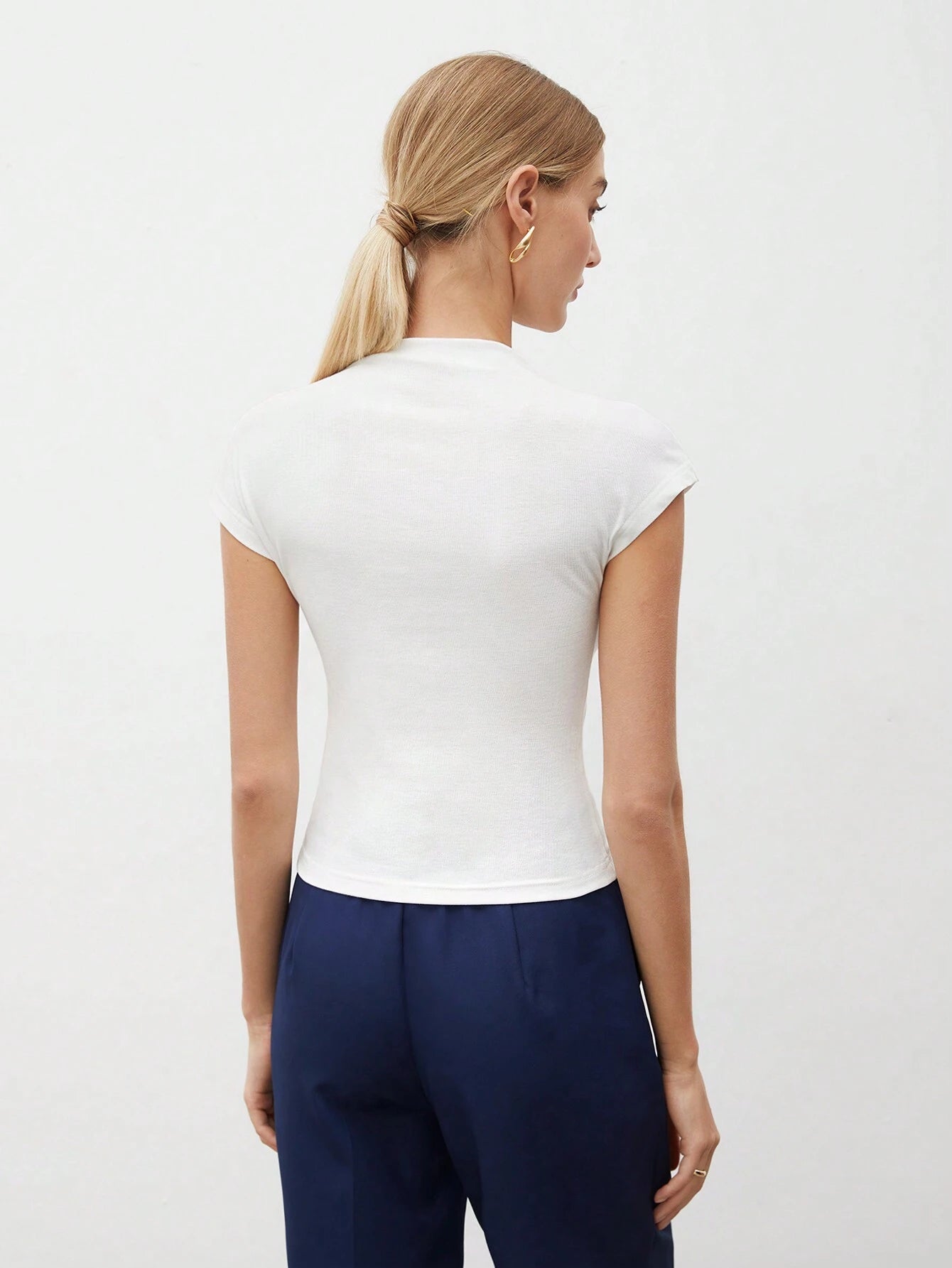 Round Collar Stitched Shoulder Cap Sleeve Women Blouse shein