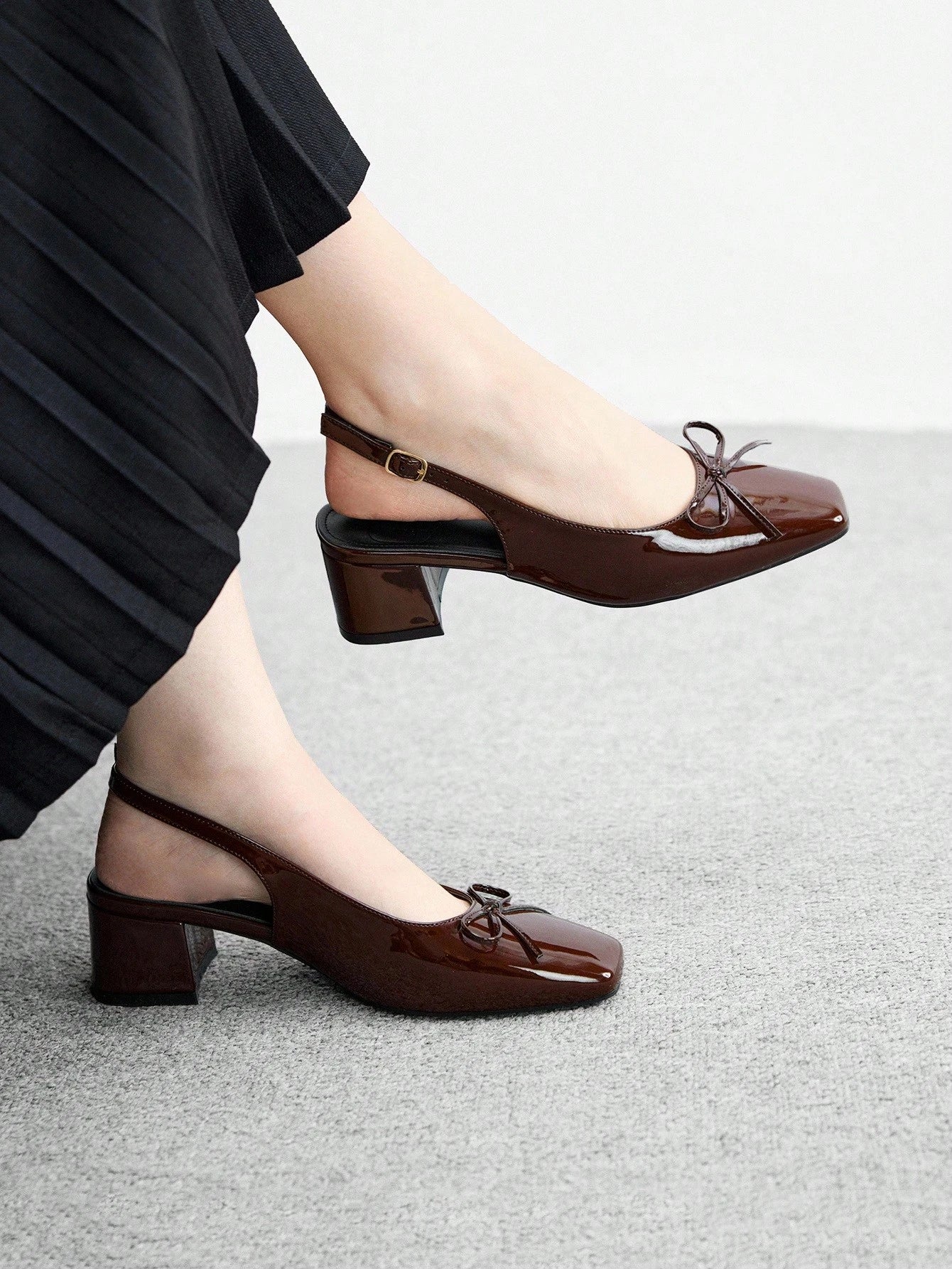 Women's Fashion Bow Backstrap Classic Low Chunky Heel Flats