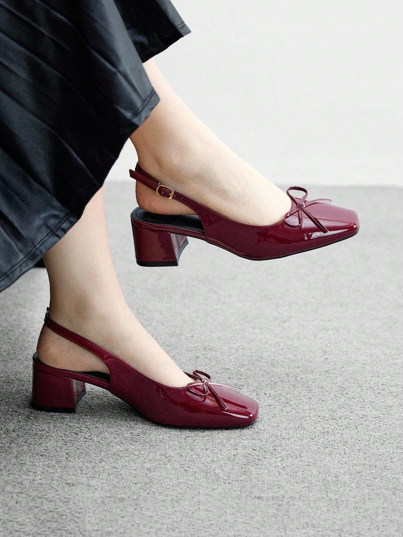 Women's Fashion Bow Backstrap Classic Low Chunky Heel Flats