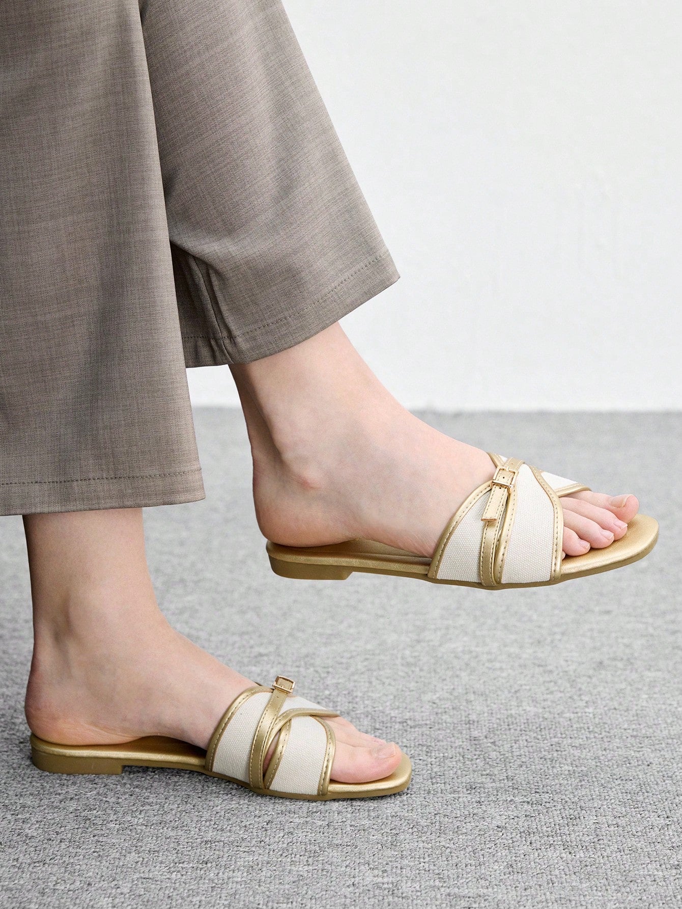 Simple Buckle Color Block Flat Sandals shein
