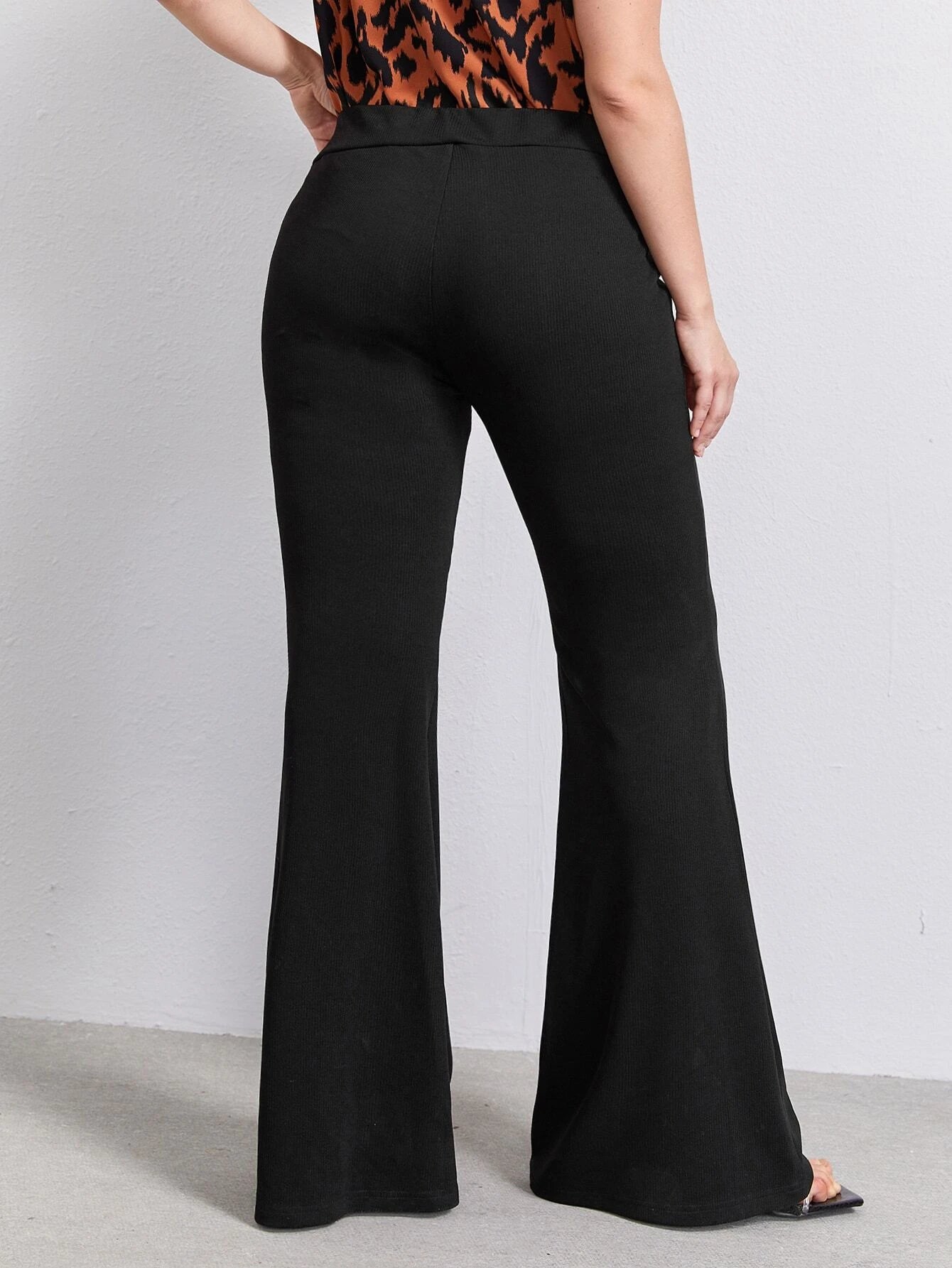 Clasi Plus Solid Flare Leg Pants shein