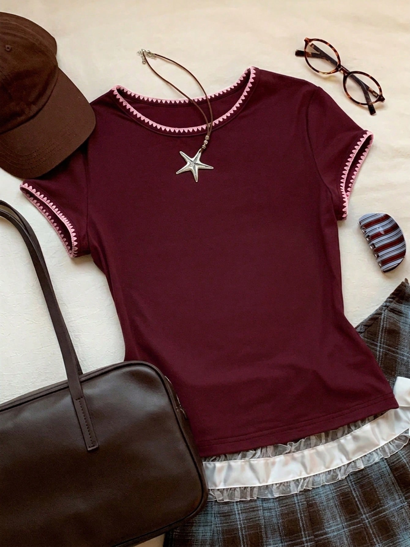 Women's Contrast Trim Round Neck Short Sleeve Casual Versatile T-Shirt shein