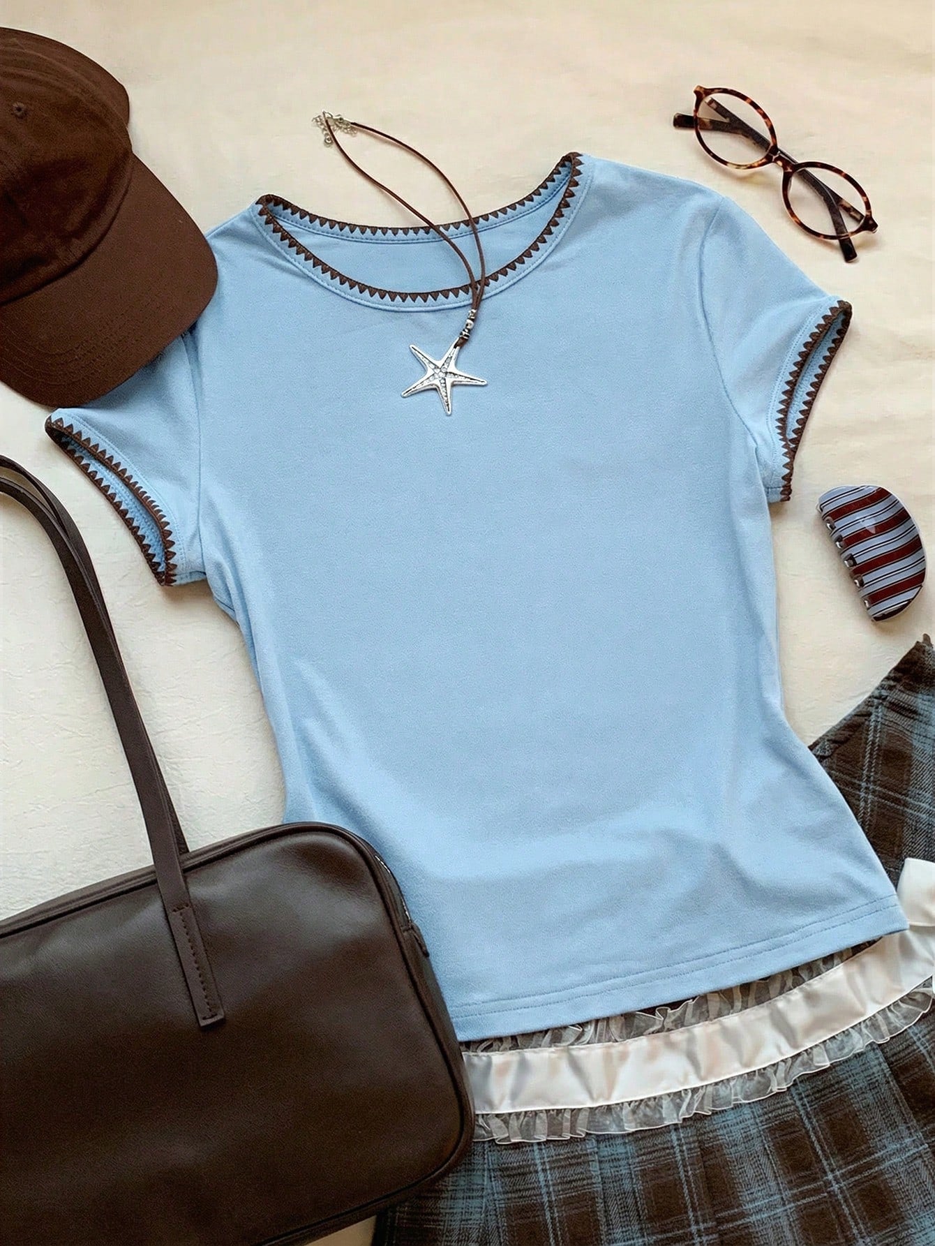 Women's Contrast Trim Round Neck Short Sleeve Casual Versatile T-Shirt shein
