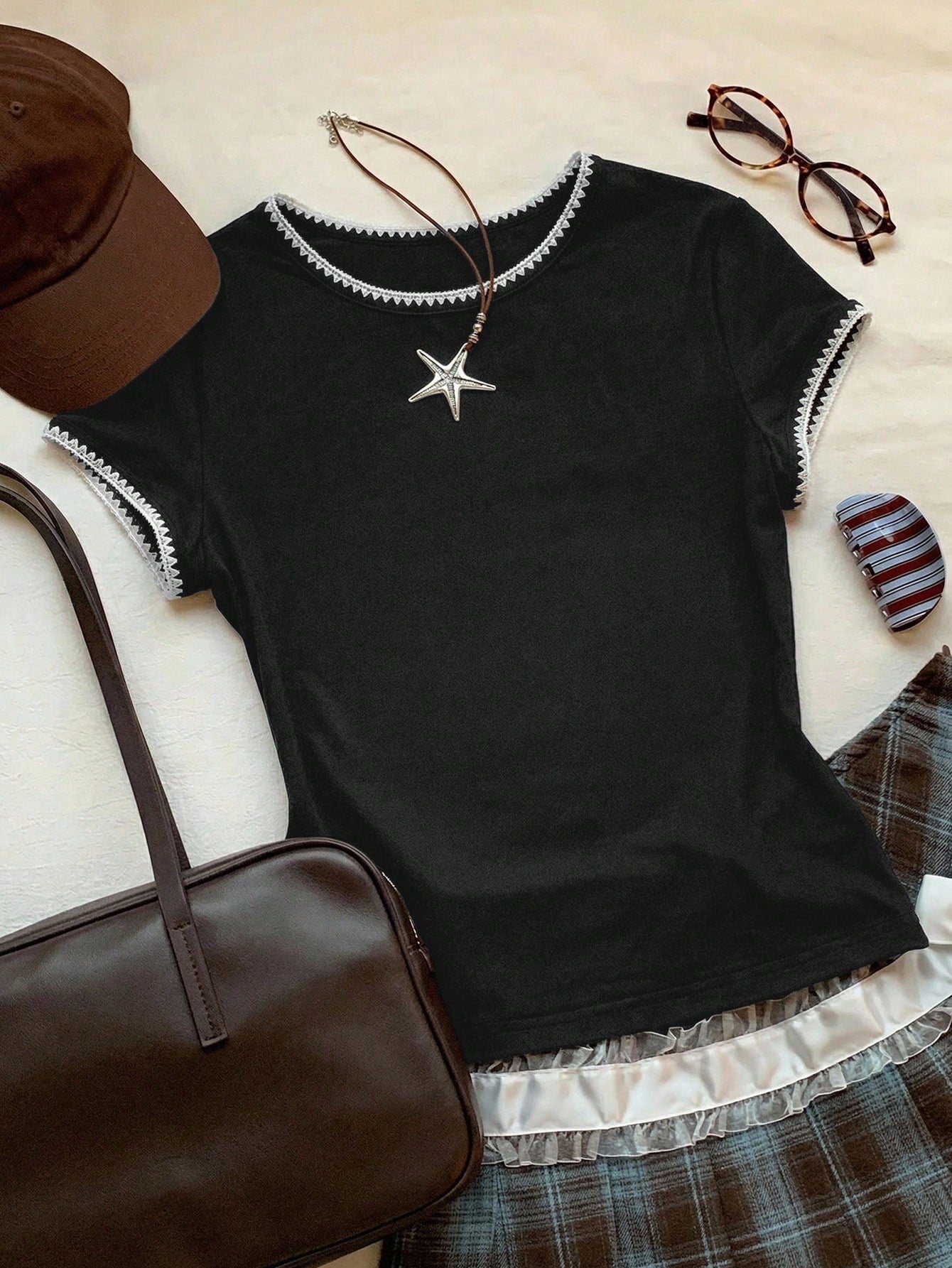 Women's Contrast Trim Round Neck Short Sleeve Casual Versatile T-Shirt shein