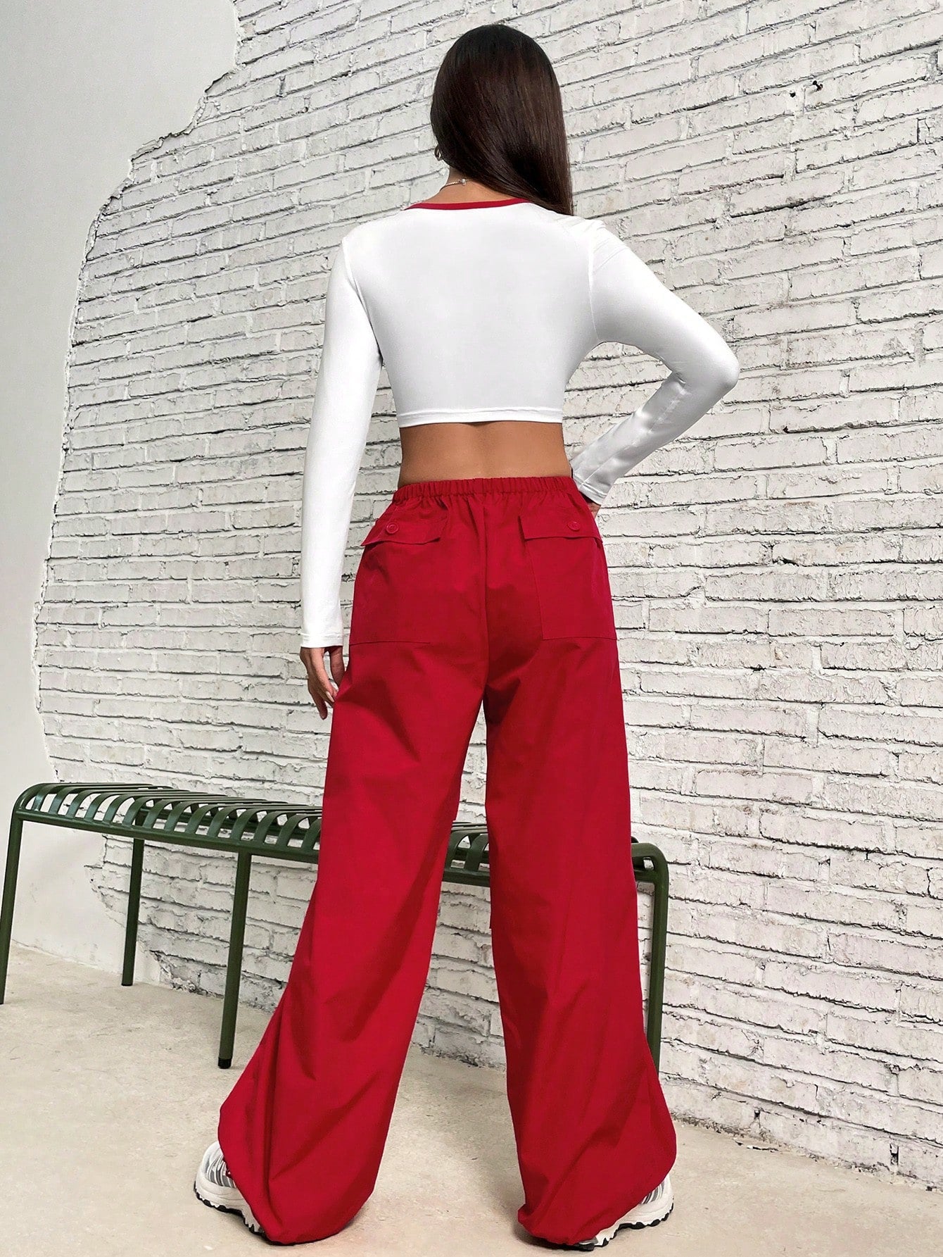 Coolane Letter Graphic Contrast Binding Crop Tee & Drawstring Waist Cargo Pants shein